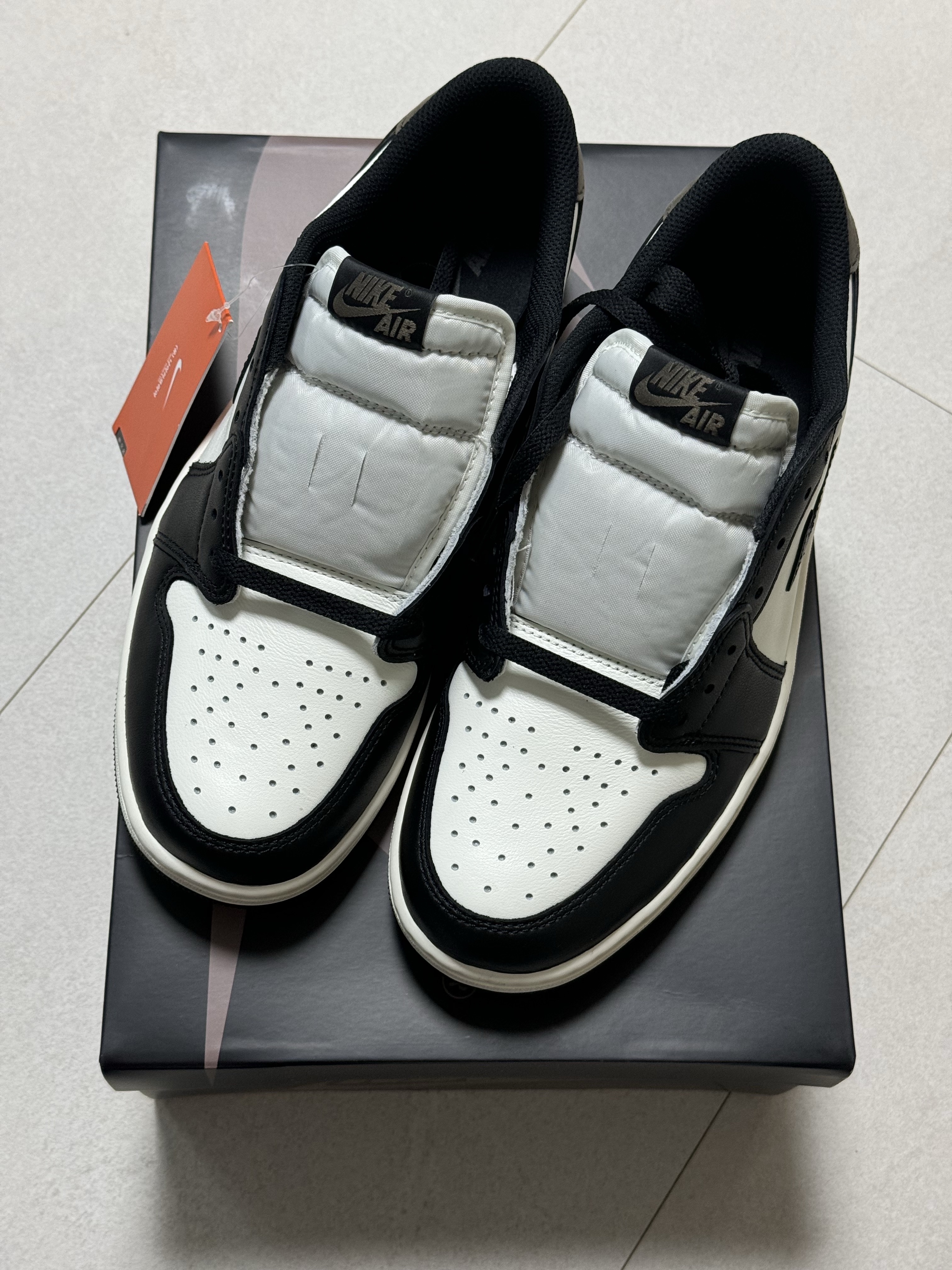 Jordan 1 Retro Low OG Mocha 착용 스타일 - 2