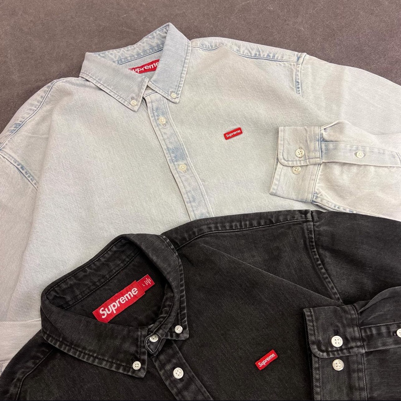 Supreme Small Box Shirt Washed Black - 24SS, Supreme Small Box Shirt Washed Denim - 24FW 착용 스타일 - 2