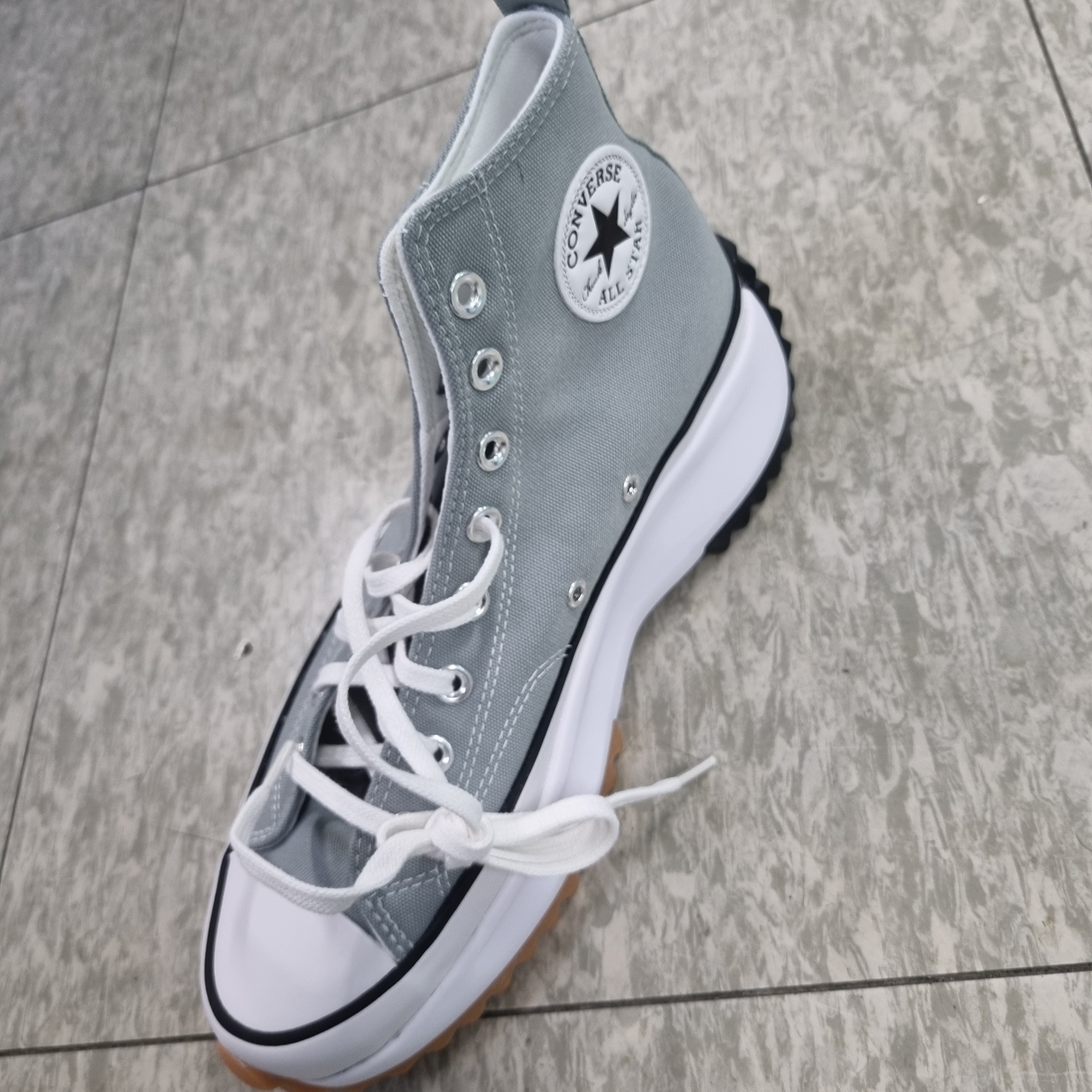 Converse Run Star Hike Hi Seasonal Color Ash Stone 착용 스타일