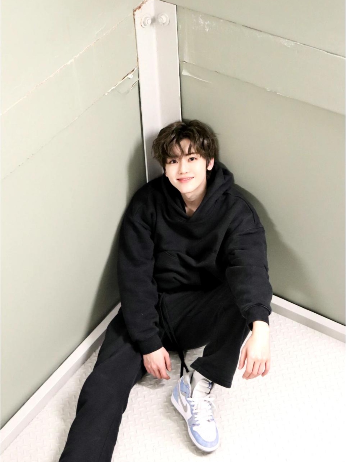 Essentials The Core Collection Hoodie Stretch Limo 착용 스타일