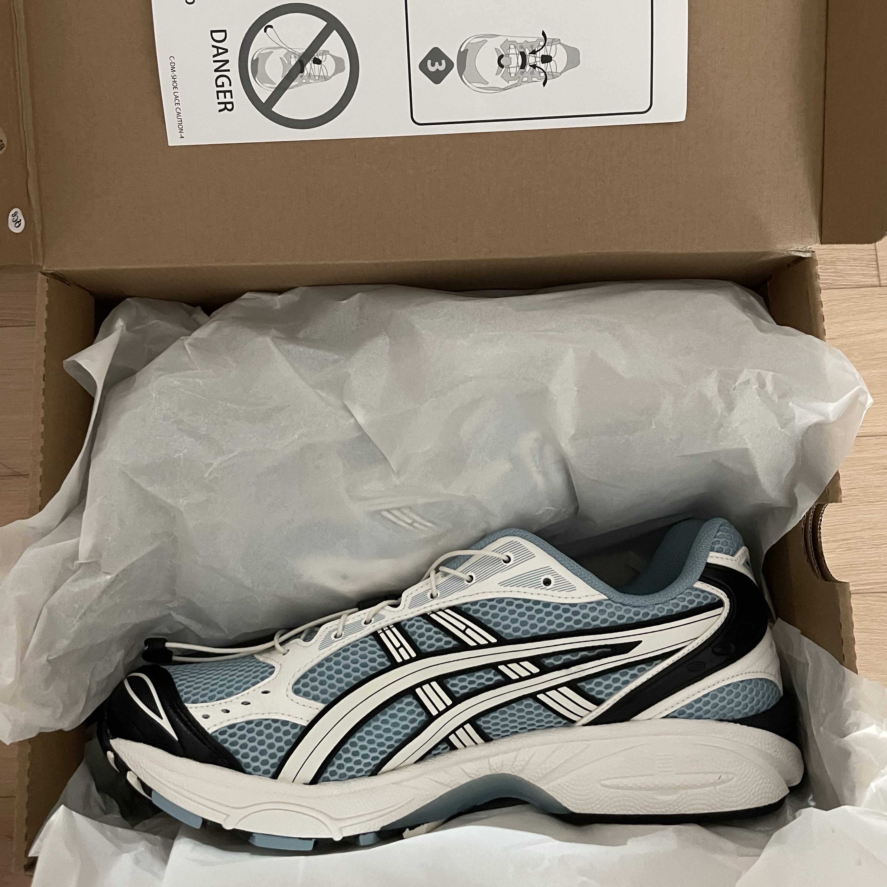 Asics Unlimited Gel-Kayano 14 Mist Cream 착용 스타일