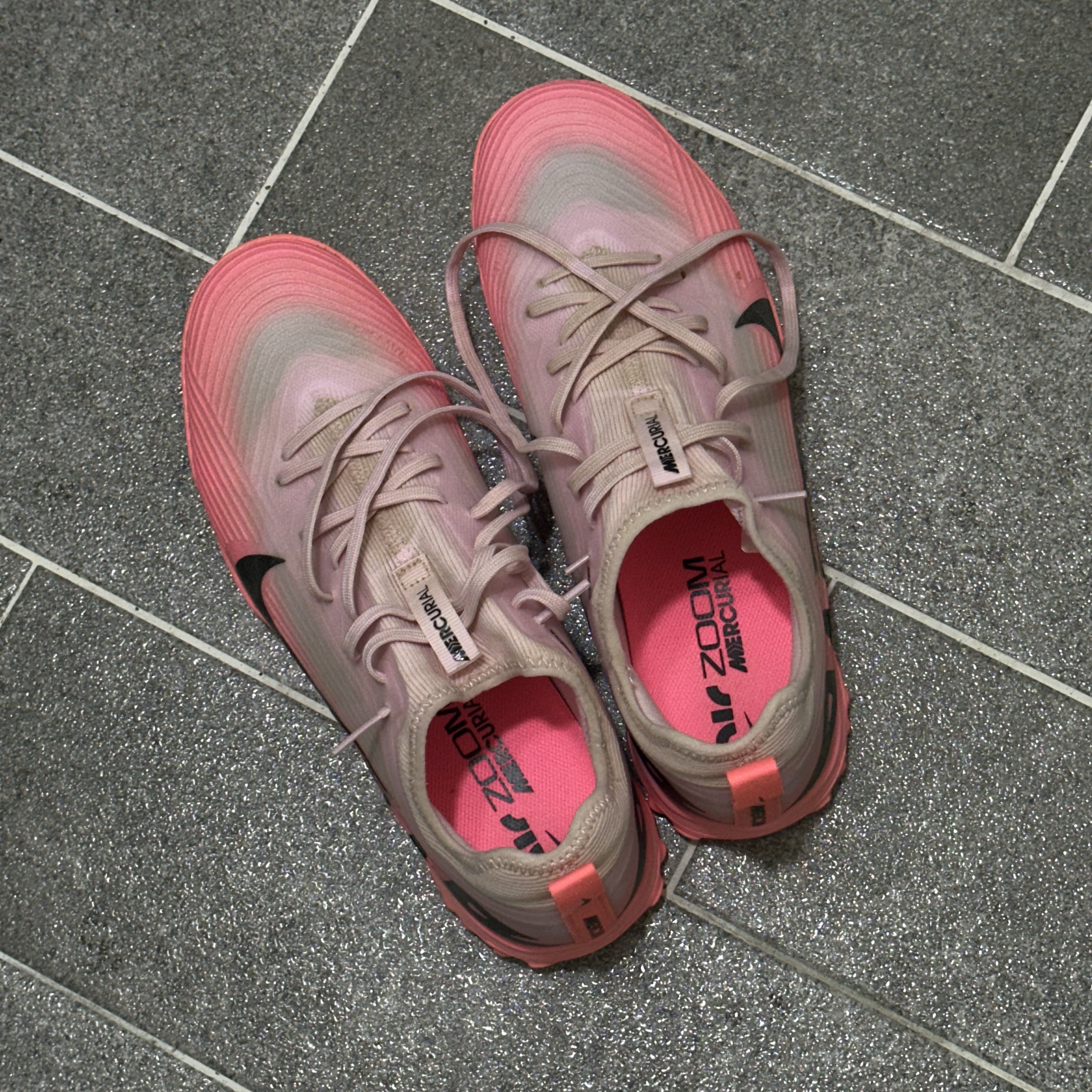 Nike Zoom Mercurial Vapor 15 Pro TF Pink Foam Black 착용 스타일