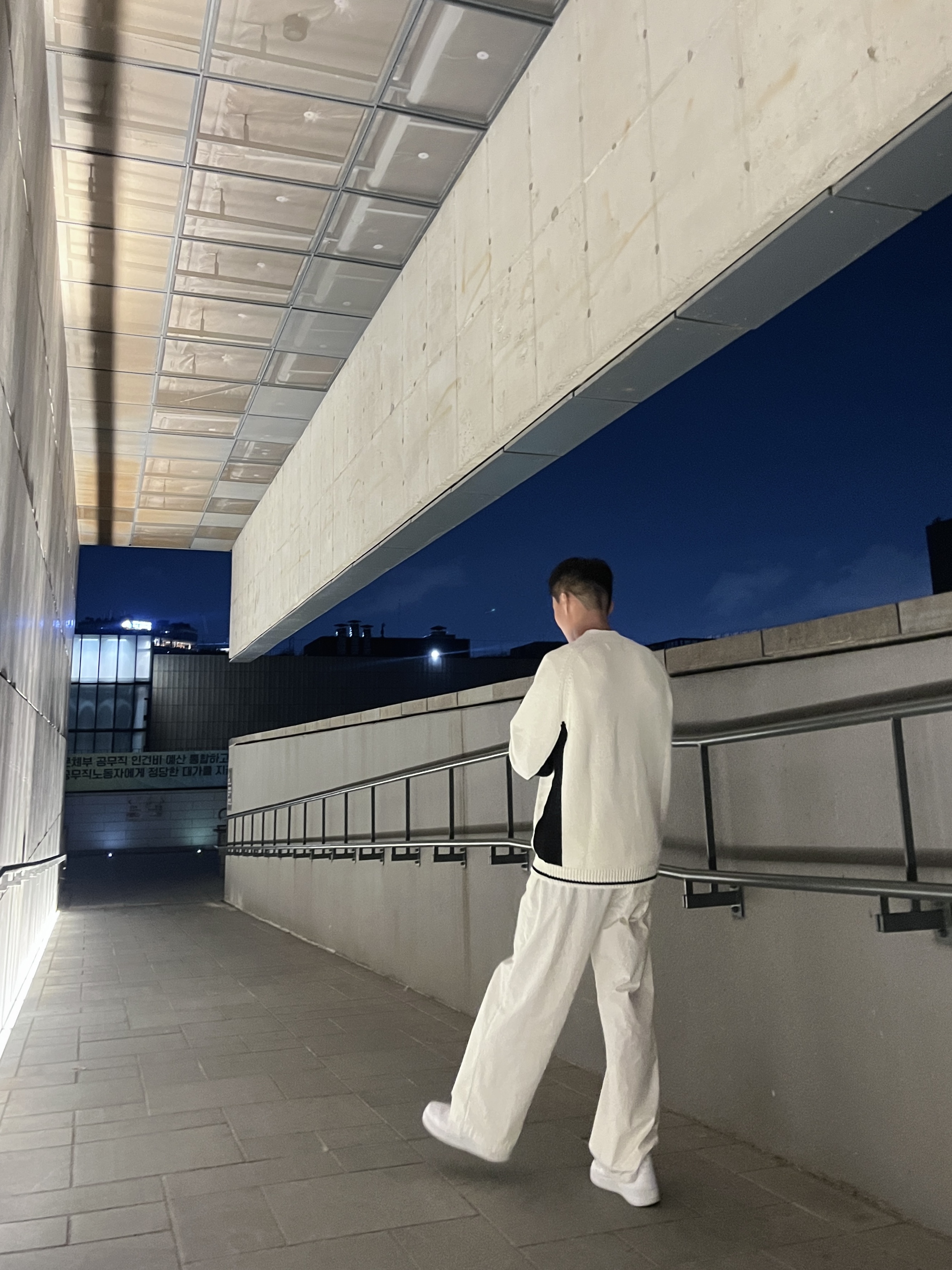 Palace Posh Knit White - 24FW, Nike x Supreme Air Force 1 Low White 착용 스타일 - 4