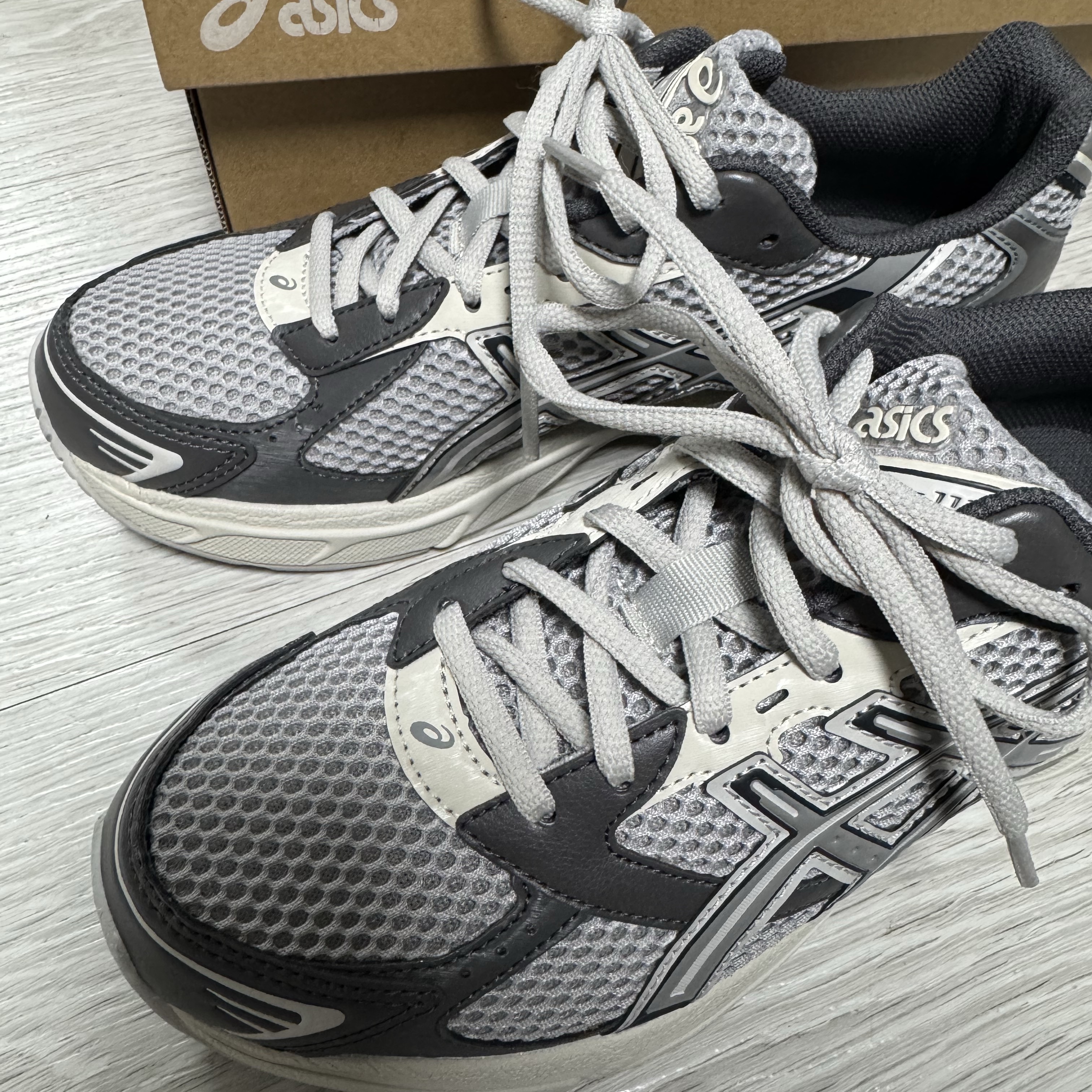 Asics Gel-1130 Oyster Grey Clay Grey 착용 스타일