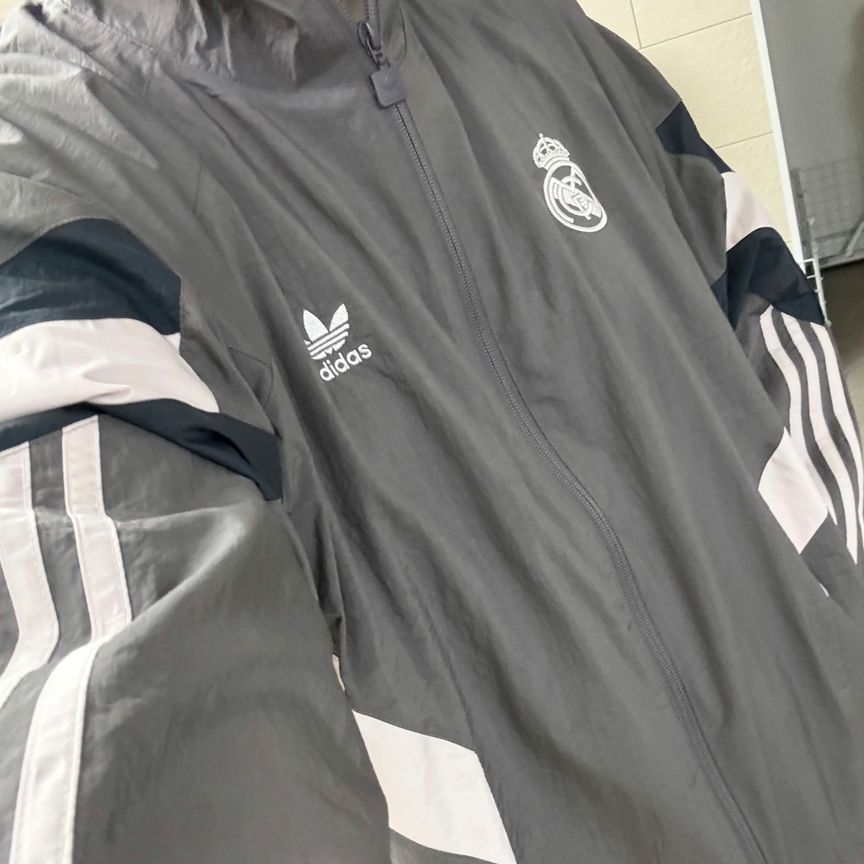 Adidas Real Madrid Originals Track Top Charcoal Grey - KR Sizing 착용 스타일 - 2
