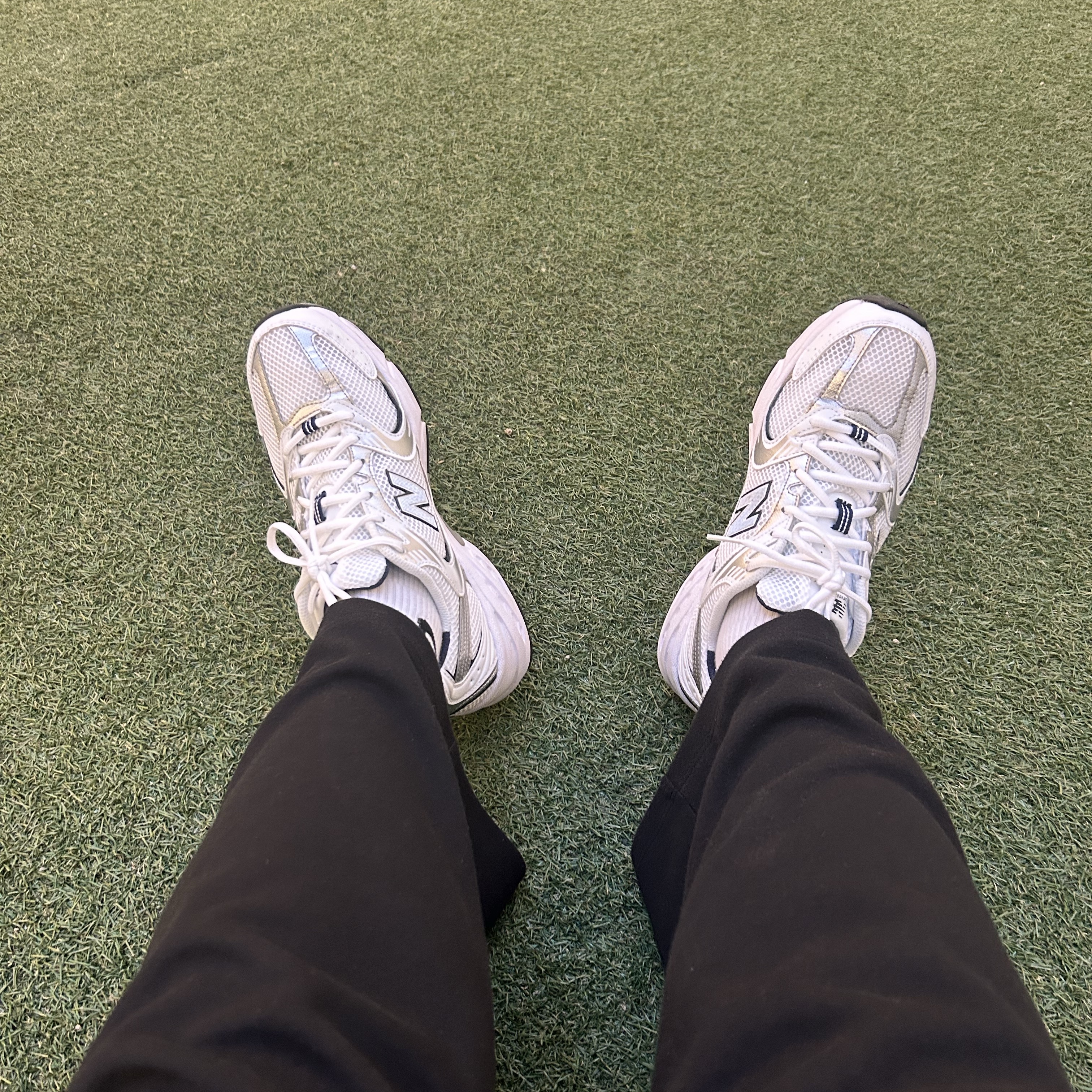 New Balance 530 White 착용 스타일
