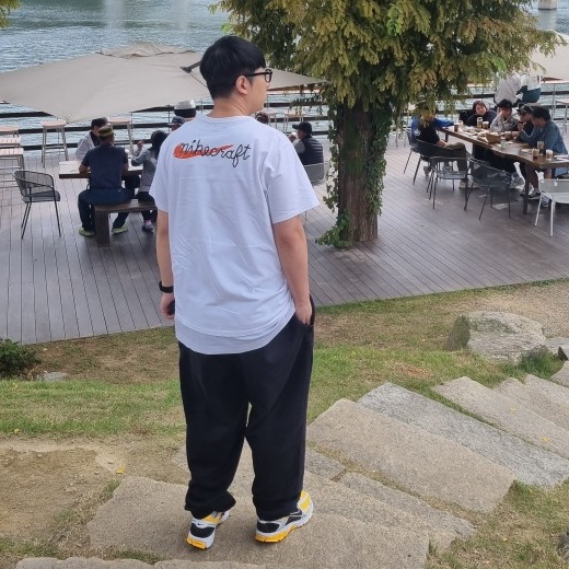 Nike x Tom Sachs Nikecraft Studio T-Shirt White, Nike x Stussy NRG RA Washed Fleece Pants Black (DN4030-010) 착용 스타일