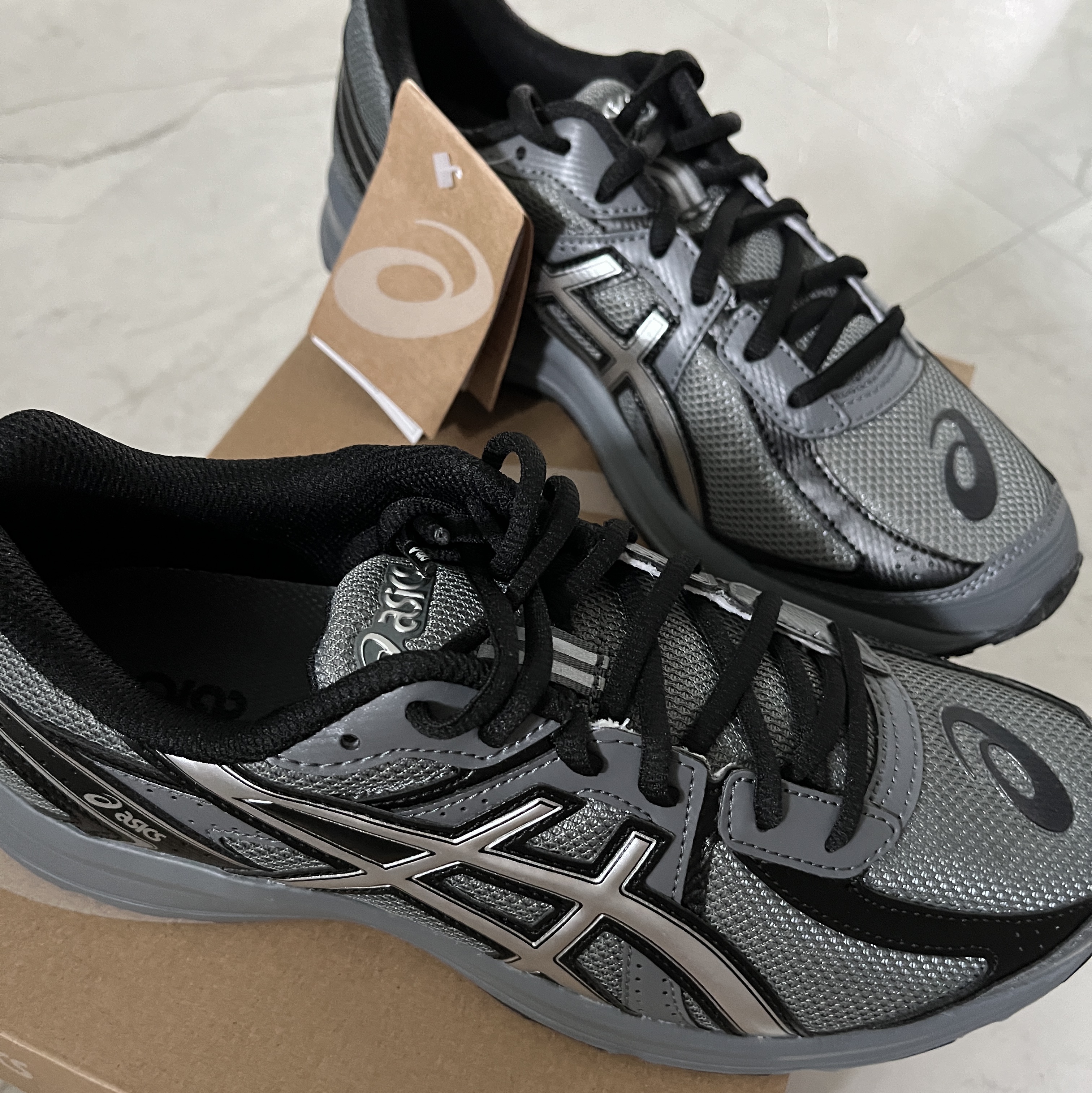 Asics Jog 100 S Steel Grey - 2E Wide 착용 스타일