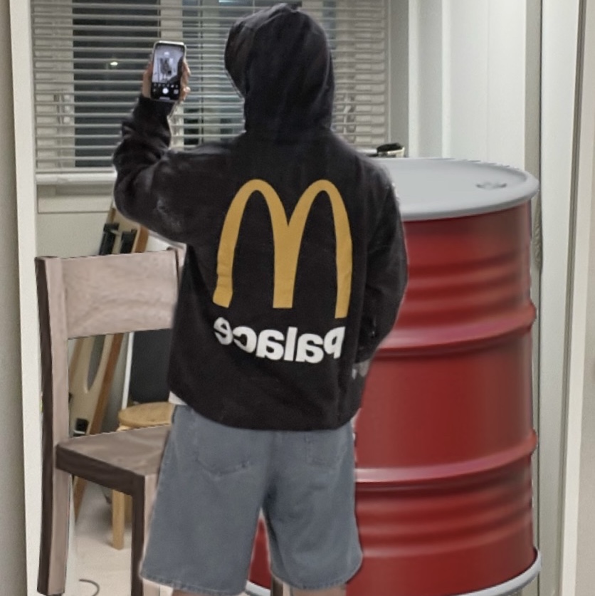 Palace x McDonald's Logo Hood Black - 23FW 착용 스타일 - 4