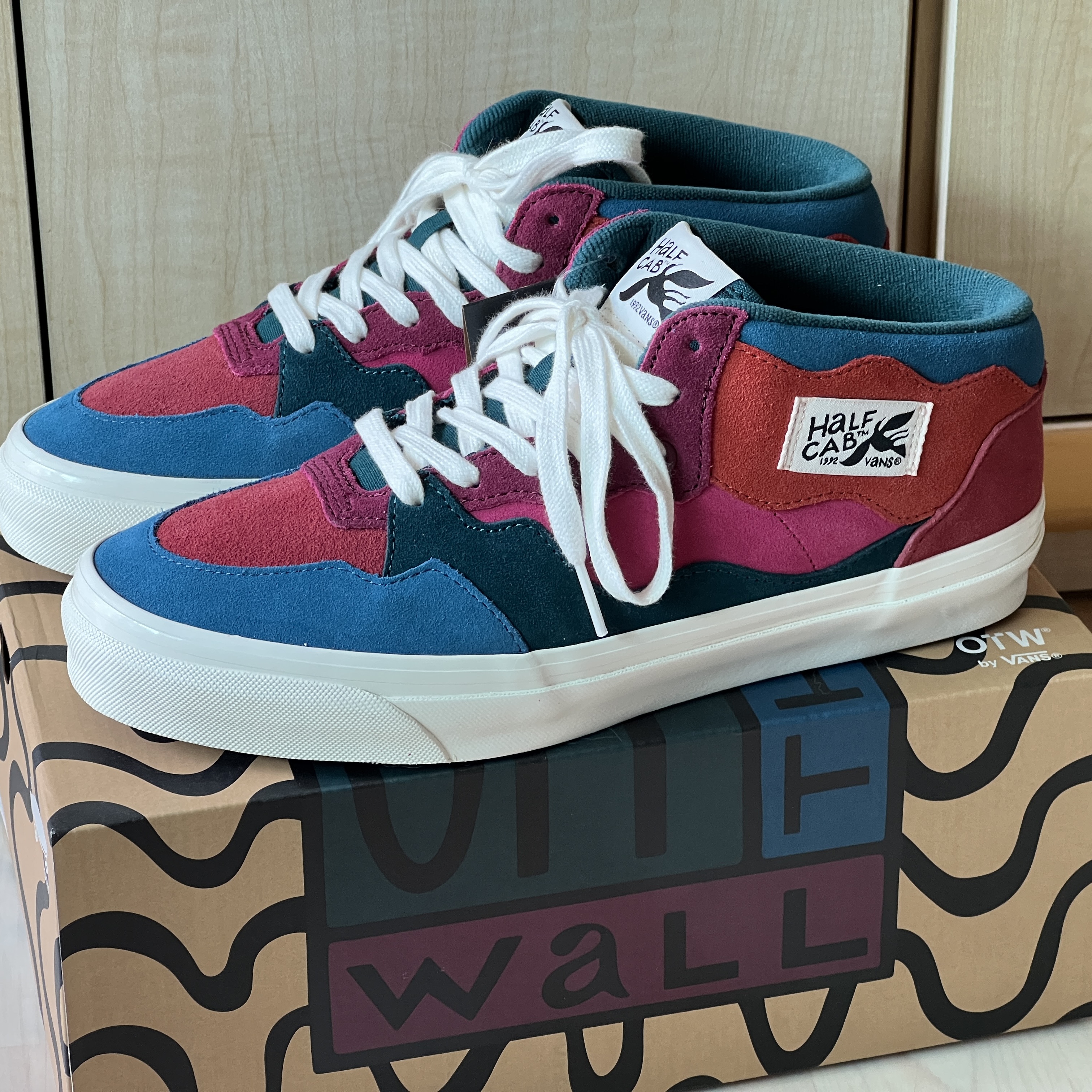 Vans x Parra OTW Half Cab 33 Suede Multi 착용 스타일