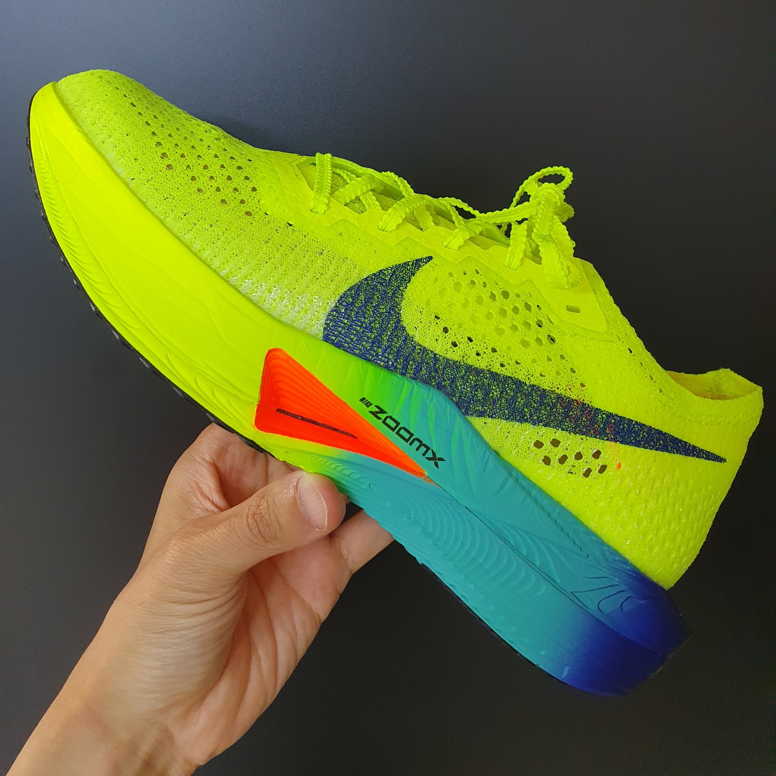 Nike ZoomX Vaporfly Next% 3 Volt Scream Green 착용 스타일