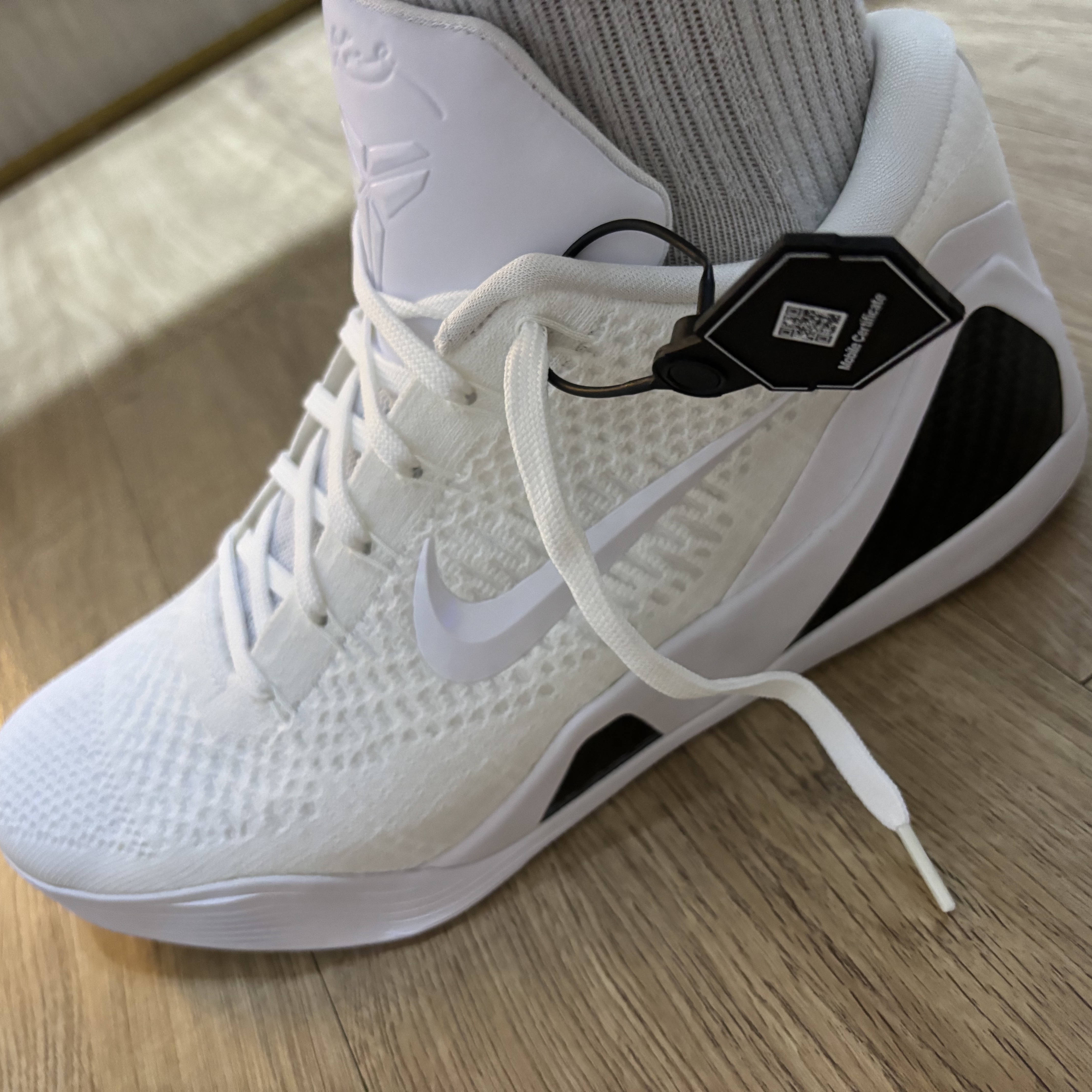 Nike Kobe 9 Elite Low Protro Halo 착용 스타일