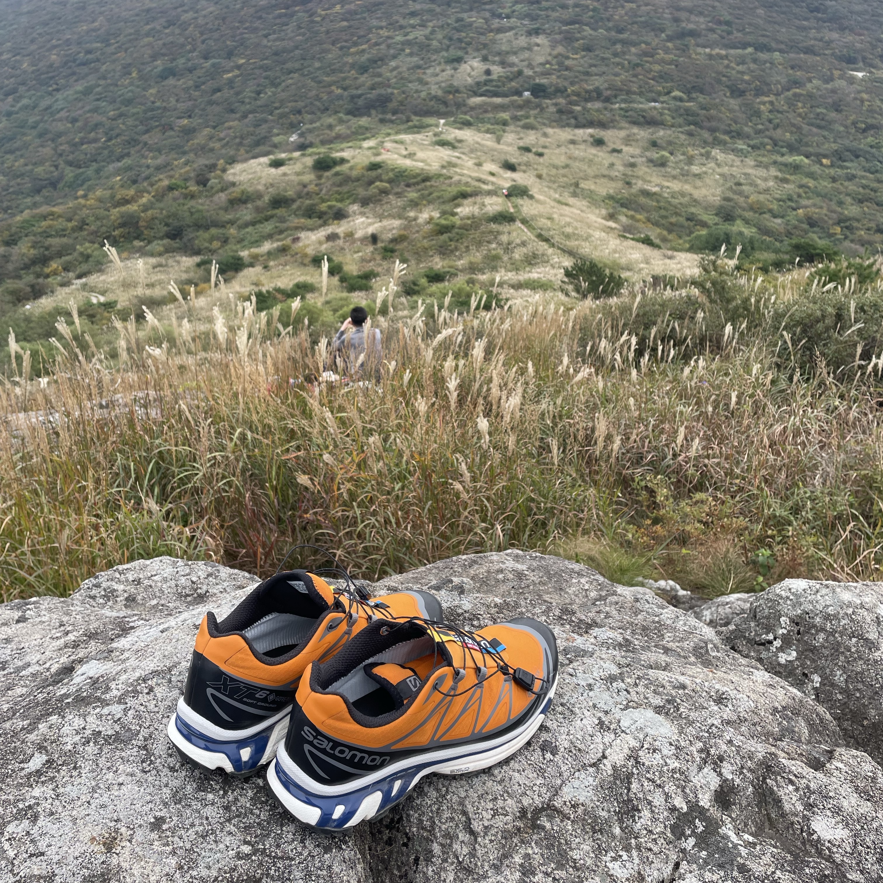 Salomon XT-6 Gore-Tex Utility Marmalade 착용 스타일