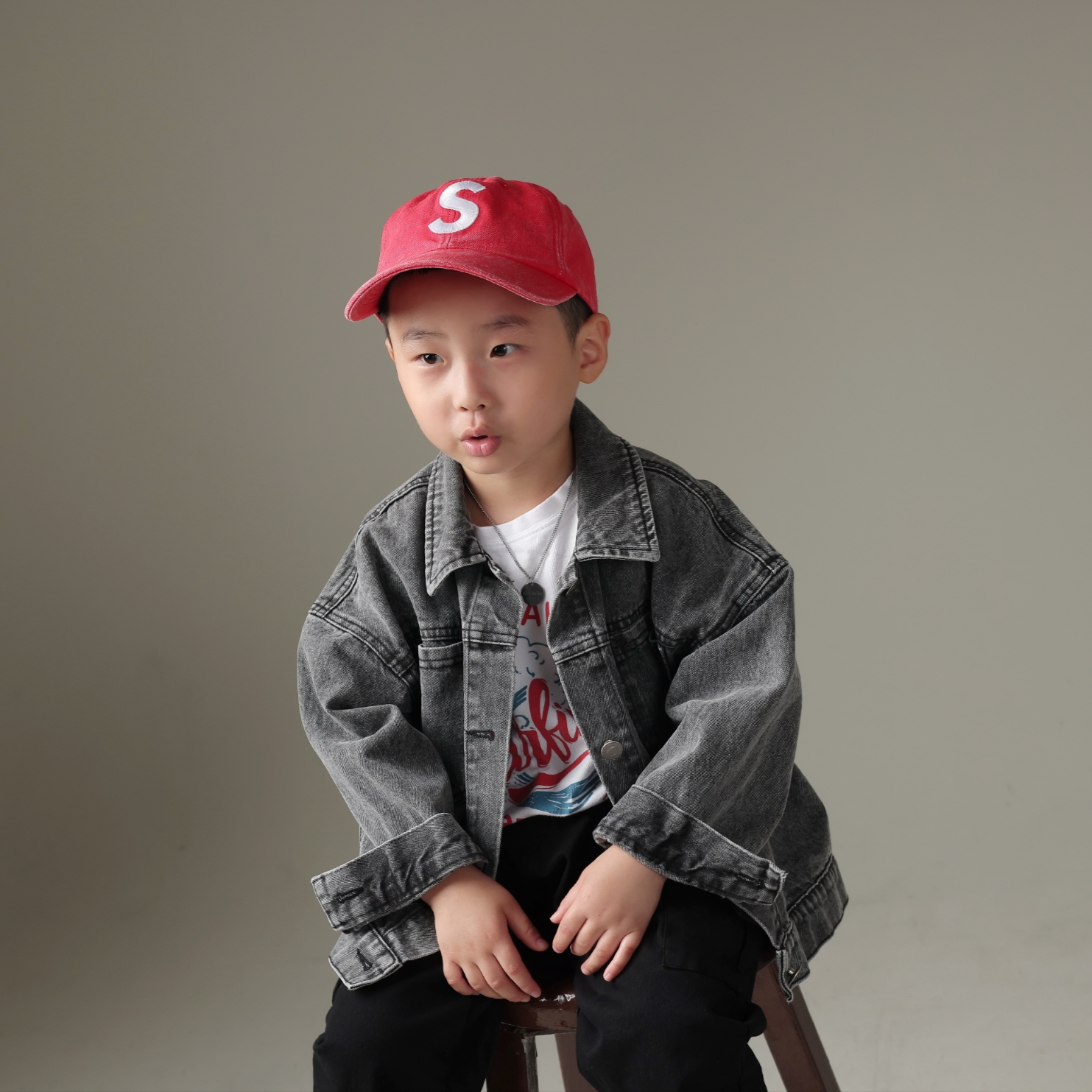(PS) Jordan 1 x Travis Scott Retro Low OG SP Reverse Olive, Supreme Pigment Canvas S Logo 6-Panel Red - 23SS 착용 스타일 - 2