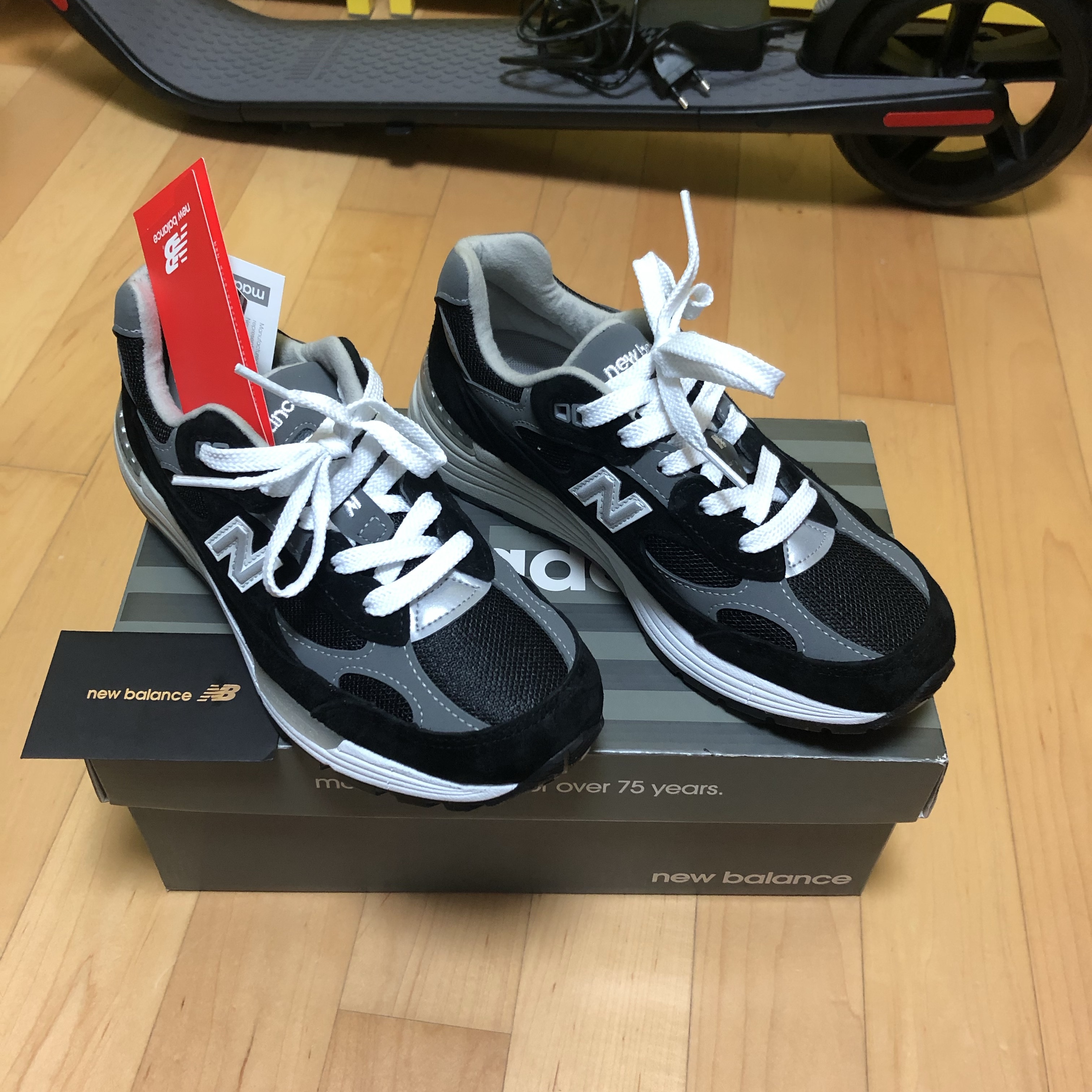 New Balance 992 Made in USA Black Grey 착용 스타일