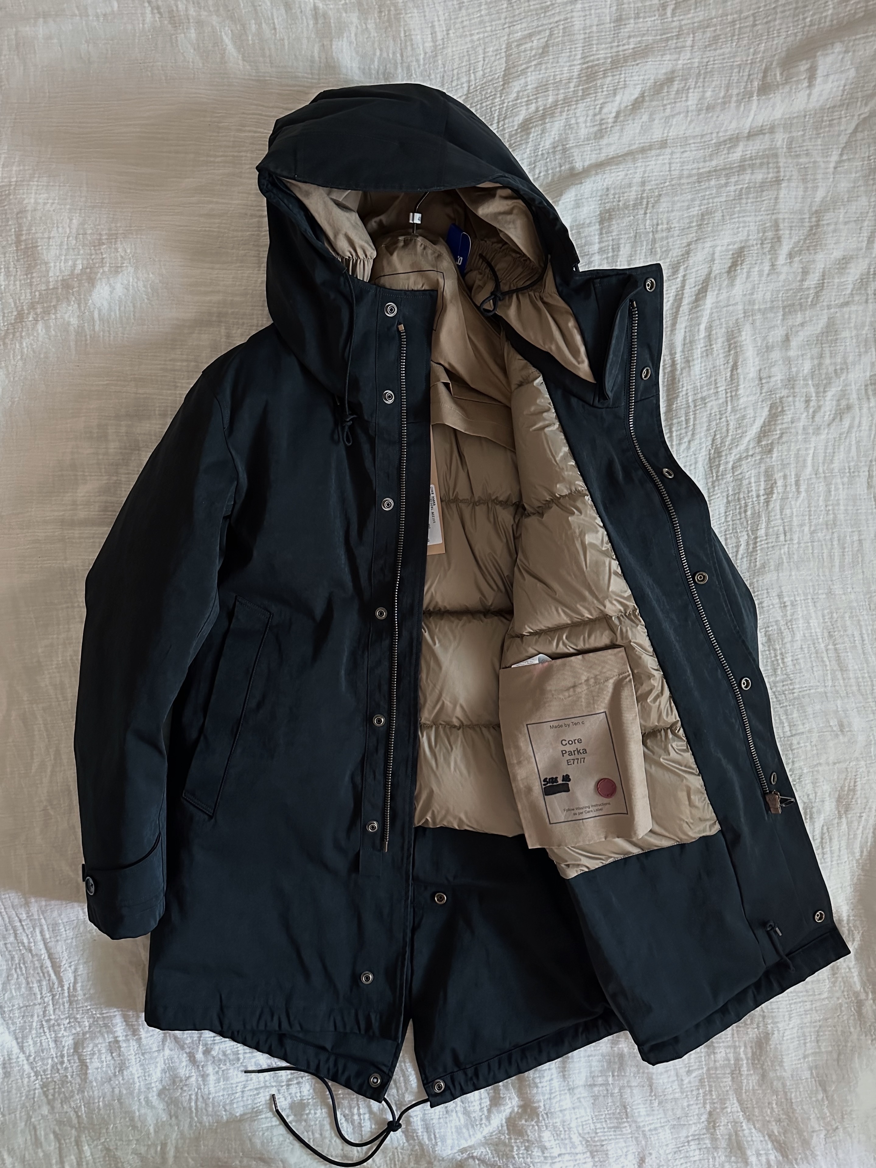 Ten C Core Down Parka Black 착용 스타일 - 1