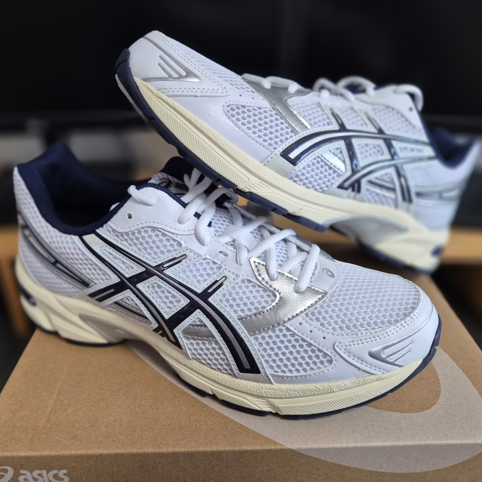 (W) Asics Gel-1130 White Midnight 착용 스타일