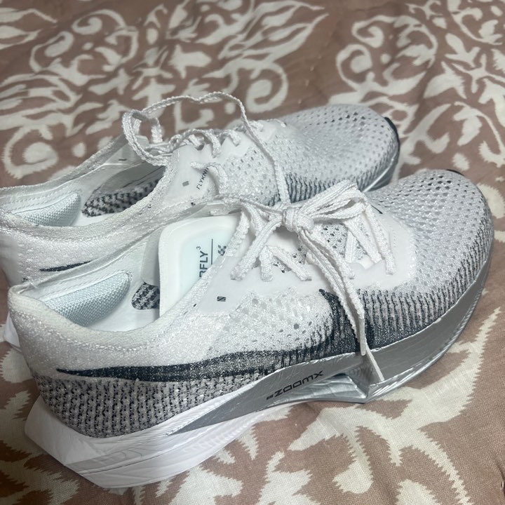 Nike ZoomX Vaporfly Next% 3 White Grey 착용 스타일
