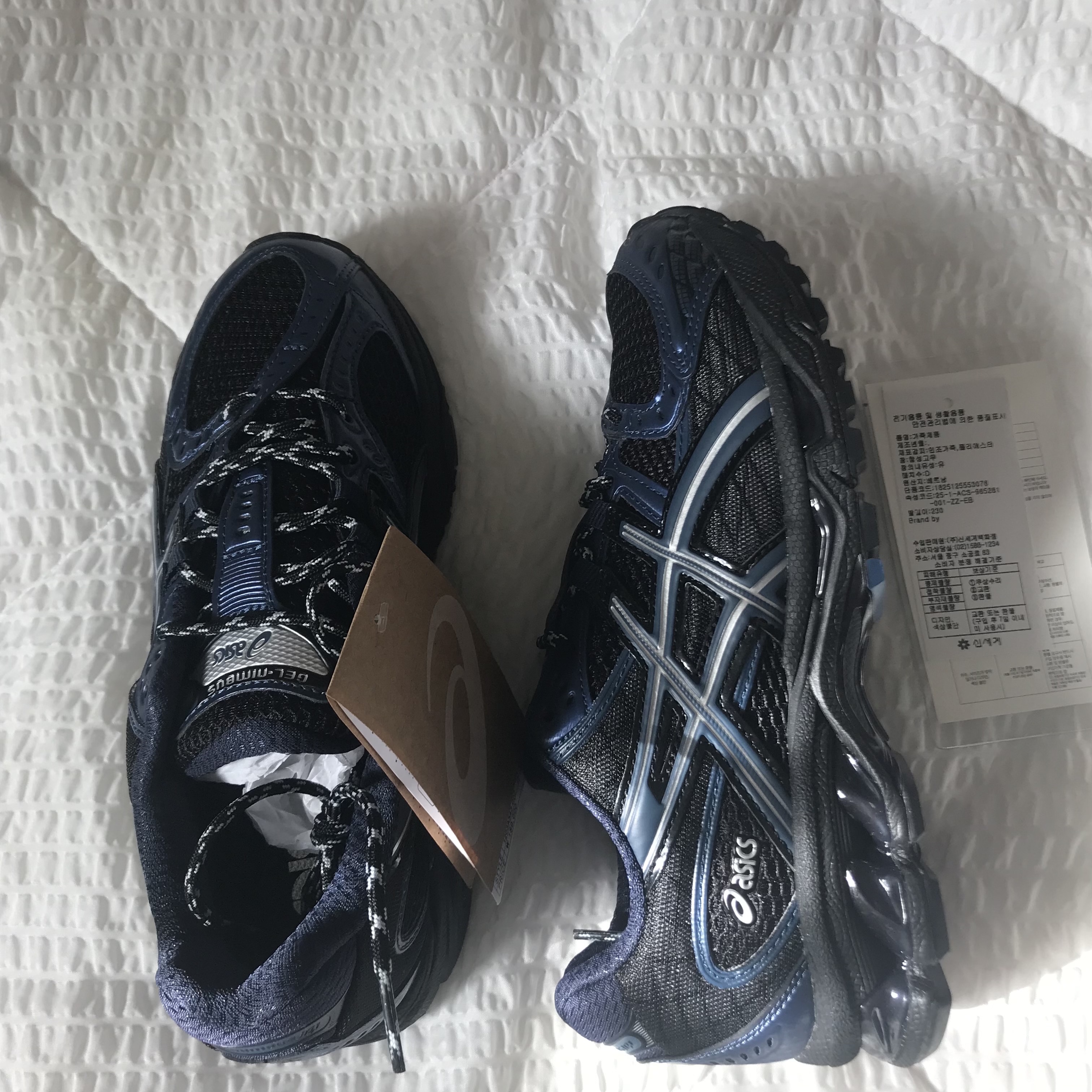 Asics Gel-Nimbus 10.1 Black Grand Shark 착용 스타일 - 2
