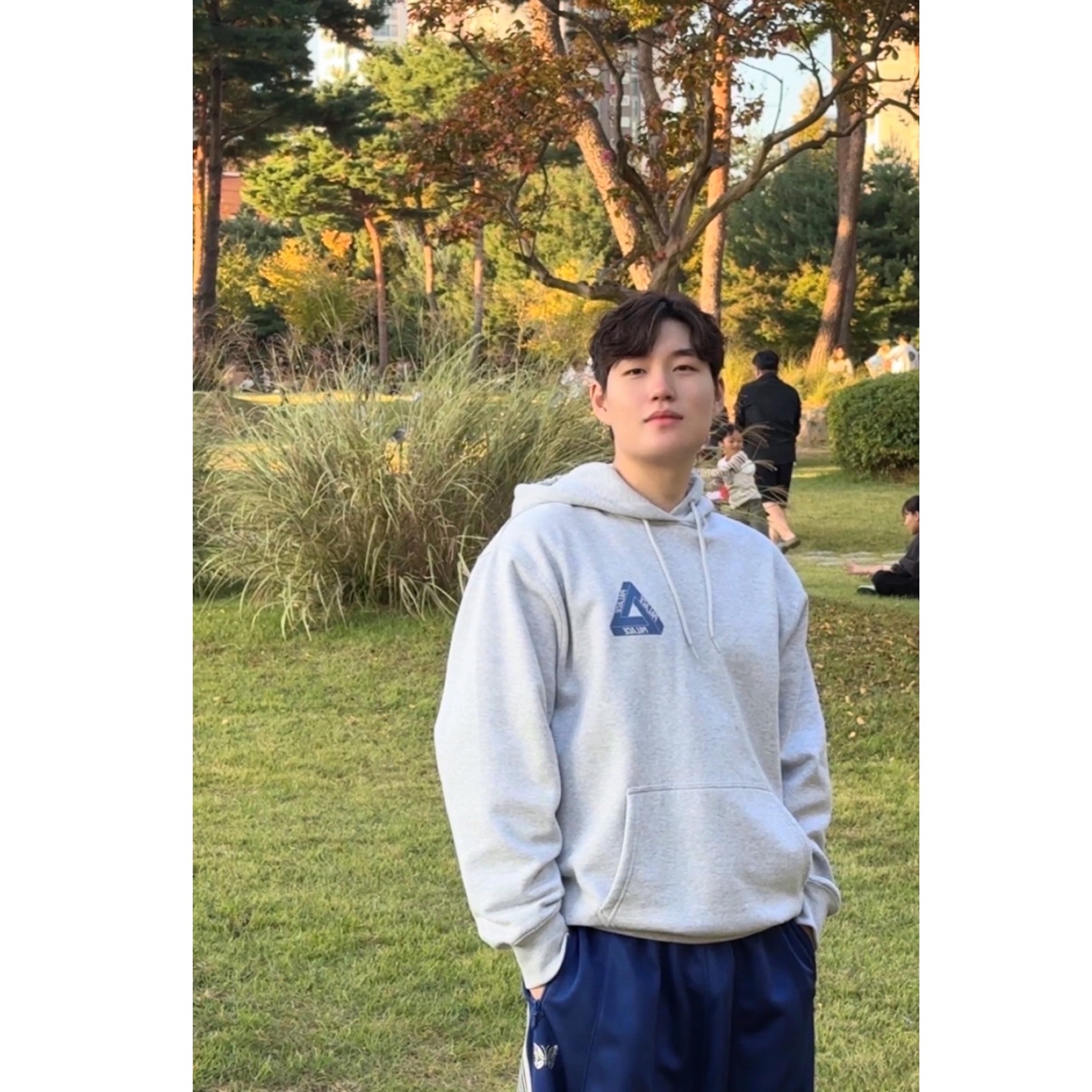 Needles H.D. Track Pants Poly Smooth Royal, Palace Bit Grippy Tri-Ferg Hood Grey Marl - 24SS 착용 스타일 - 1