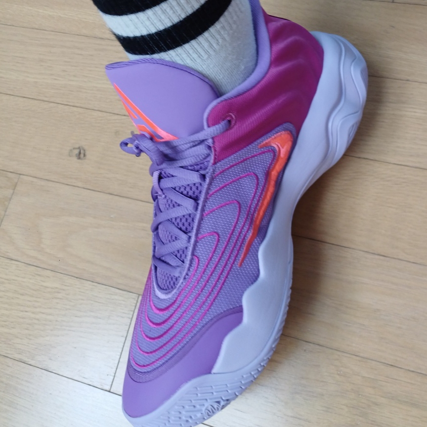 Nike Giannis Immortality 4 EP Hot Punch Hot Fuchsia 착용 스타일