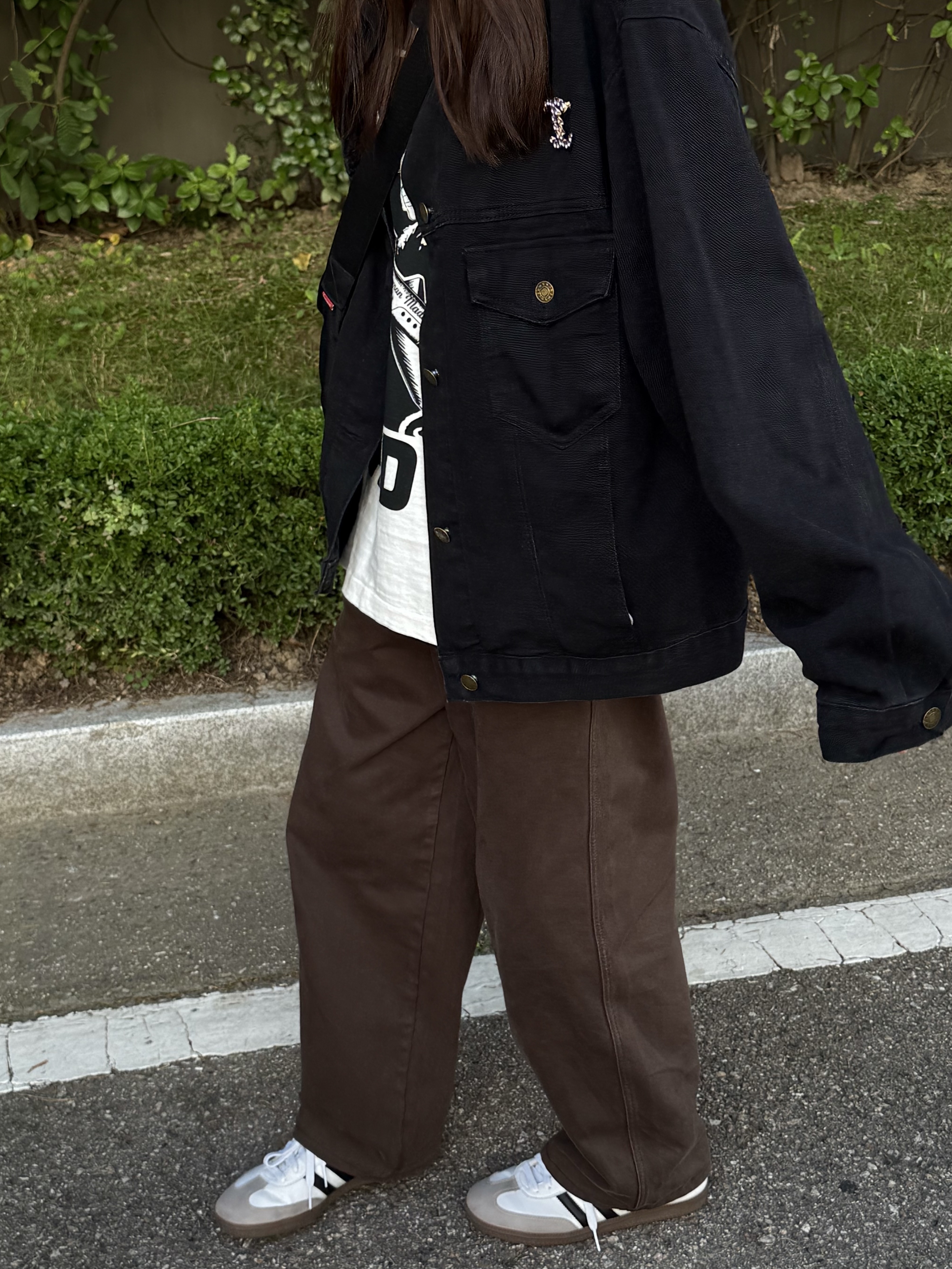 Human Made Graphic T-Shirt #14 White, Adidas Samba Vegan White Black 착용 스타일 - 3