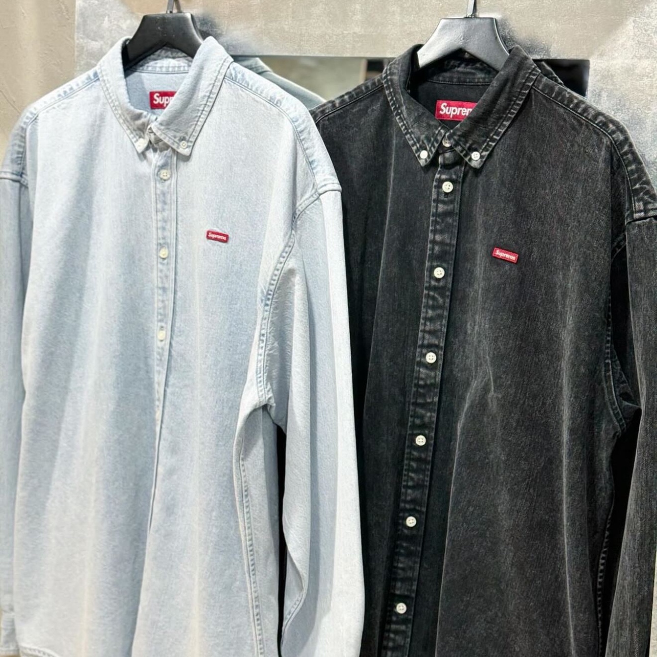 Supreme Small Box Shirt Washed Black - 24SS, Supreme Small Box Shirt Washed Denim - 24FW 착용 스타일 - 5