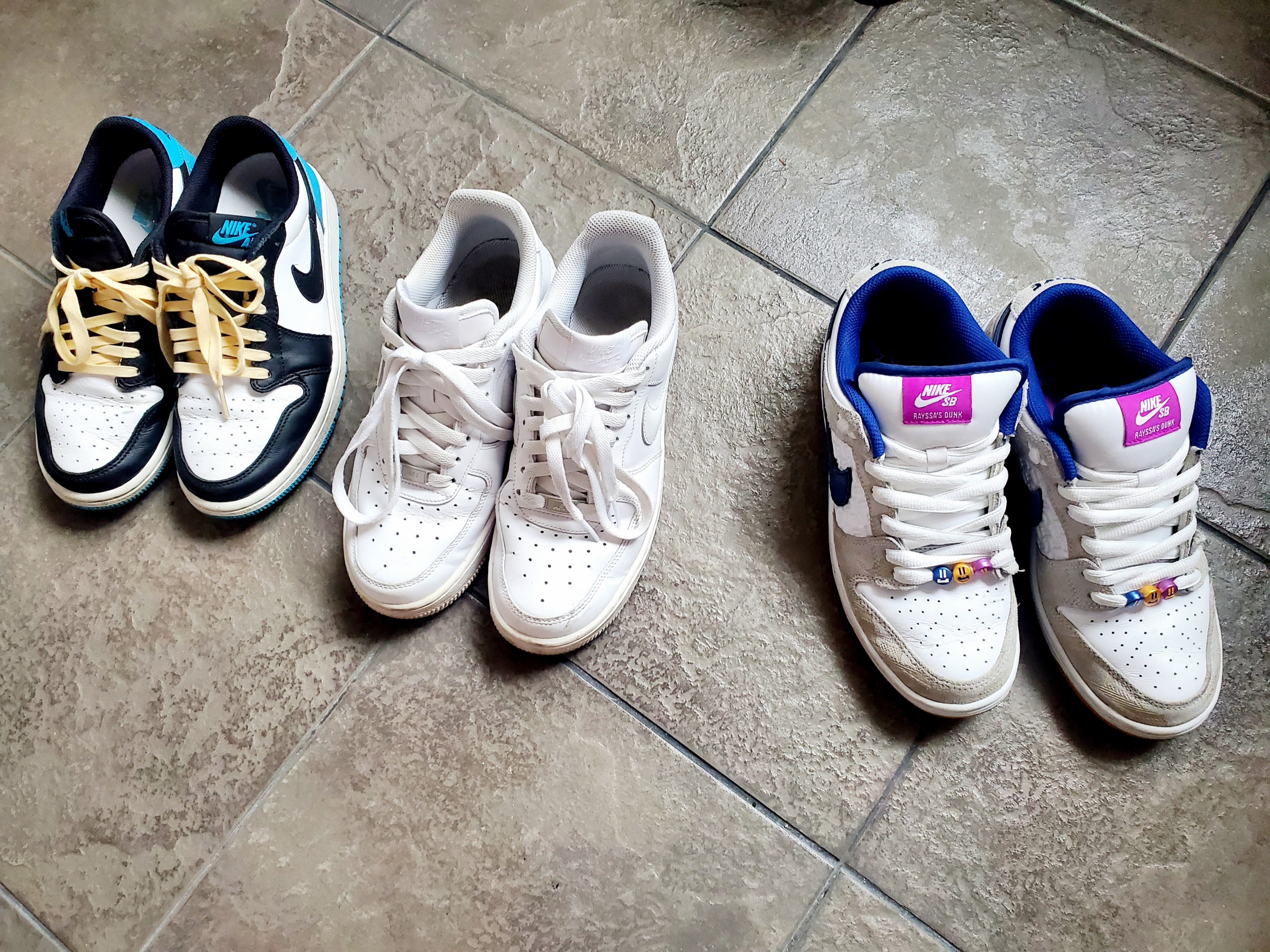 (W) Jordan 1 Retro Low OG Black and Dark Powder Blue, Nike x Rayssa Leal SB Dunk Low PRM Pure Platinum Vivid Purple 착용 스타일 - 1