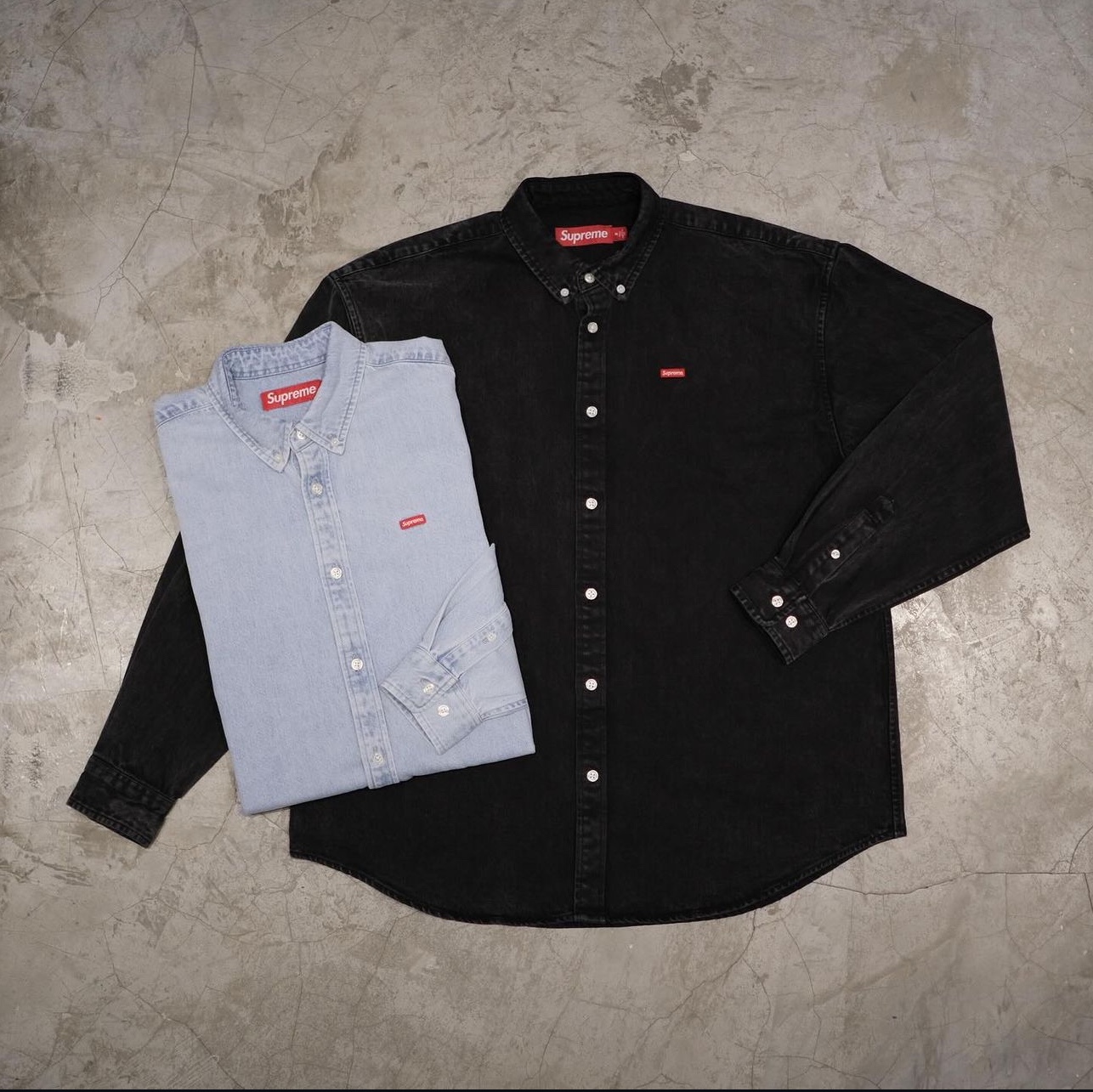 Supreme Small Box Shirt Washed Black - 24SS, Supreme Small Box Shirt Washed Denim - 24FW 착용 스타일 - 4