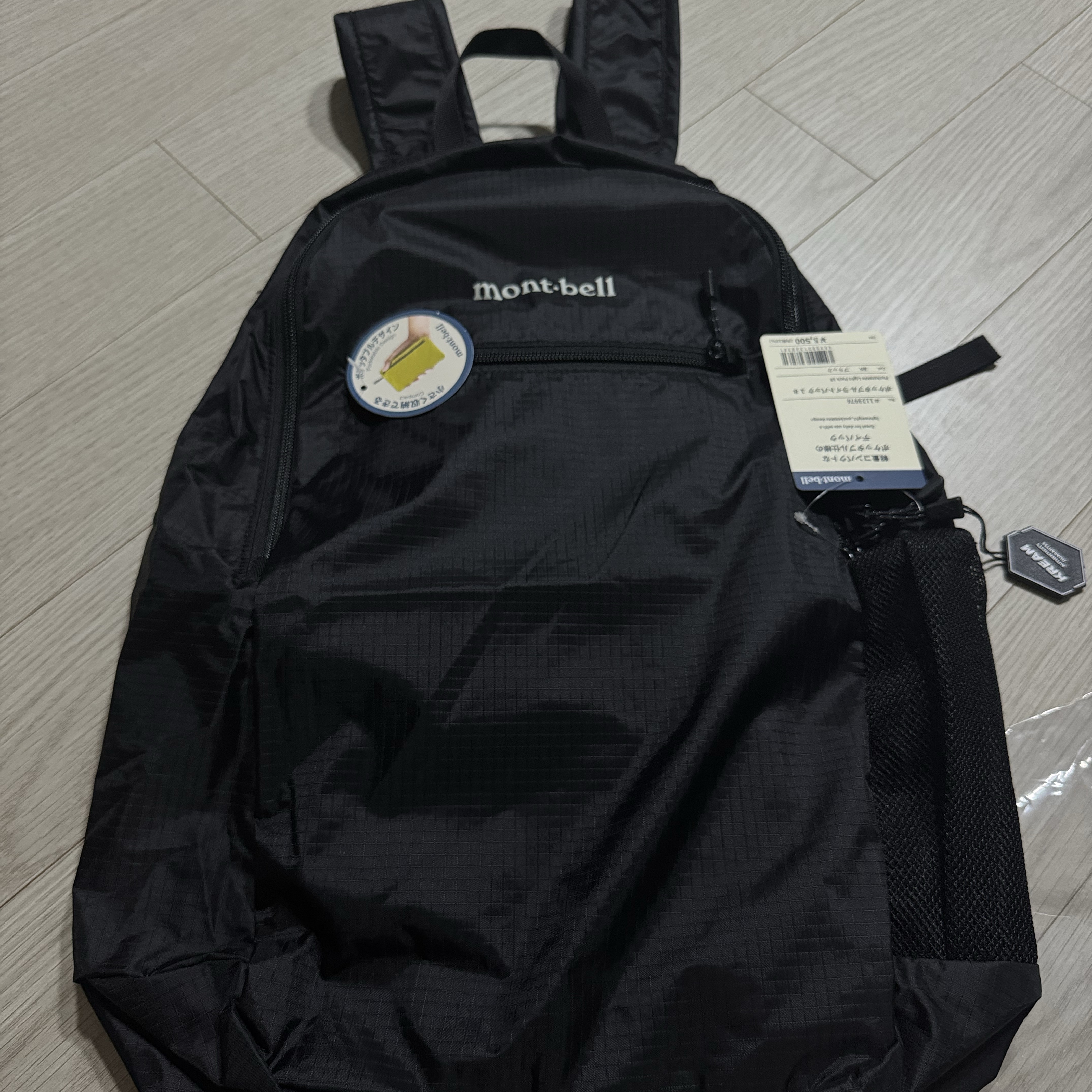 Montbell Pocketable Light Pack 18 Black 착용 스타일