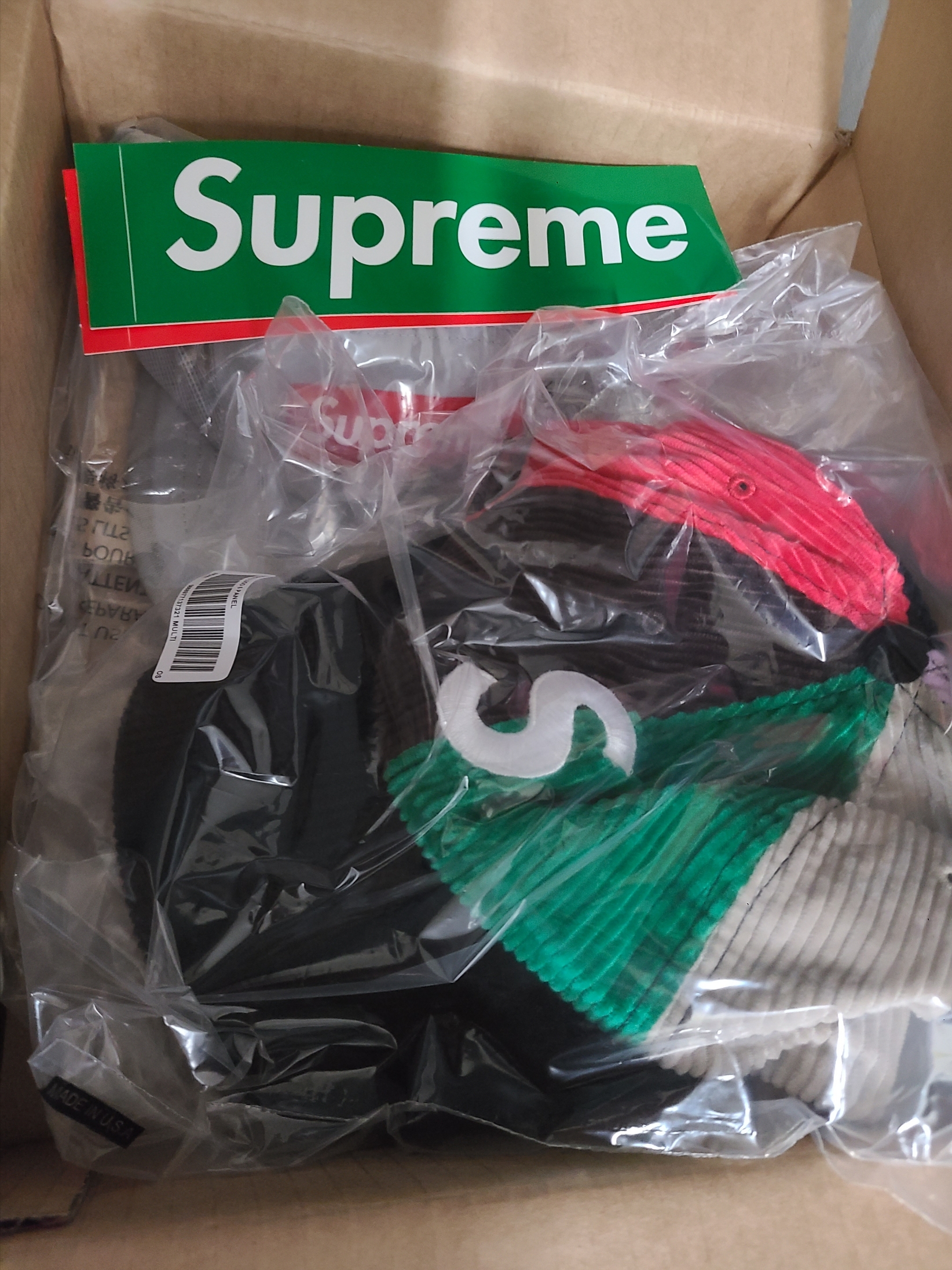 Supreme Corduroy S Logo 6-Panel Multicolor - 24FW, Supreme Mesh Pocket Camp Cap Silver - 24FW 착용 스타일