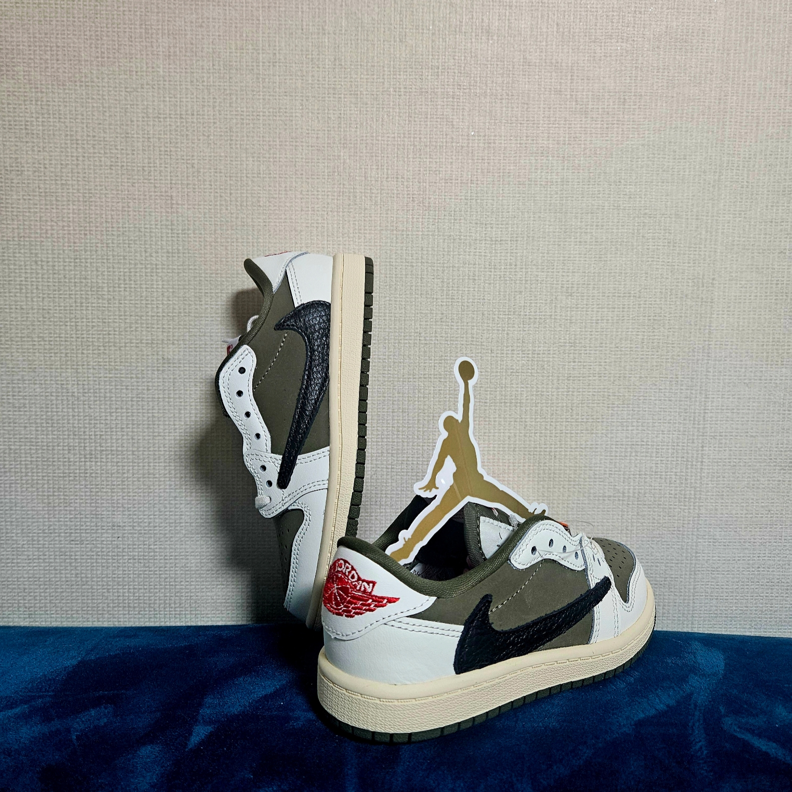 (PS) Jordan 1 x Travis Scott Retro Low OG SP Reverse Olive 착용 스타일