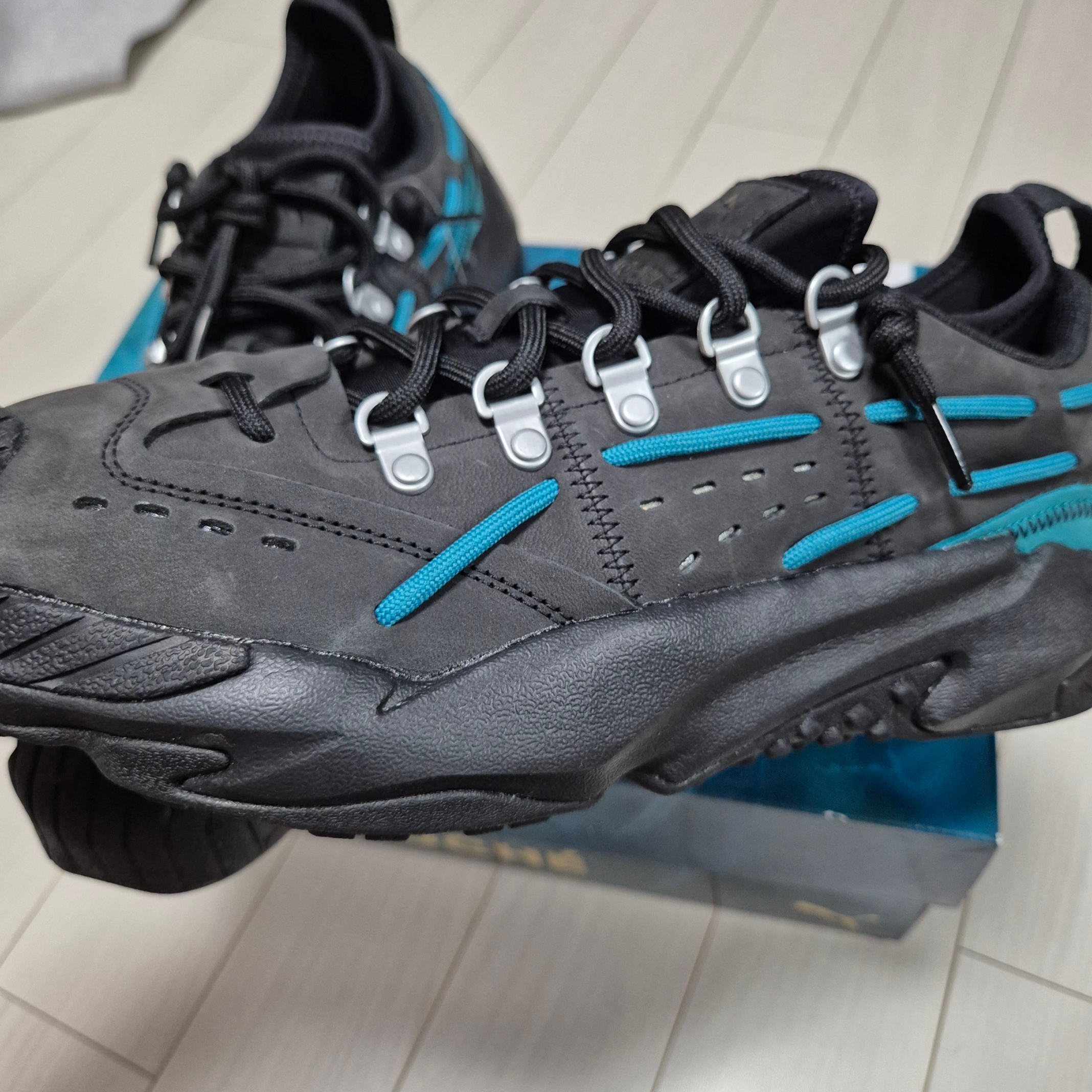 Puma x Koche Plexus Hike Black Teal 착용 스타일 - 2