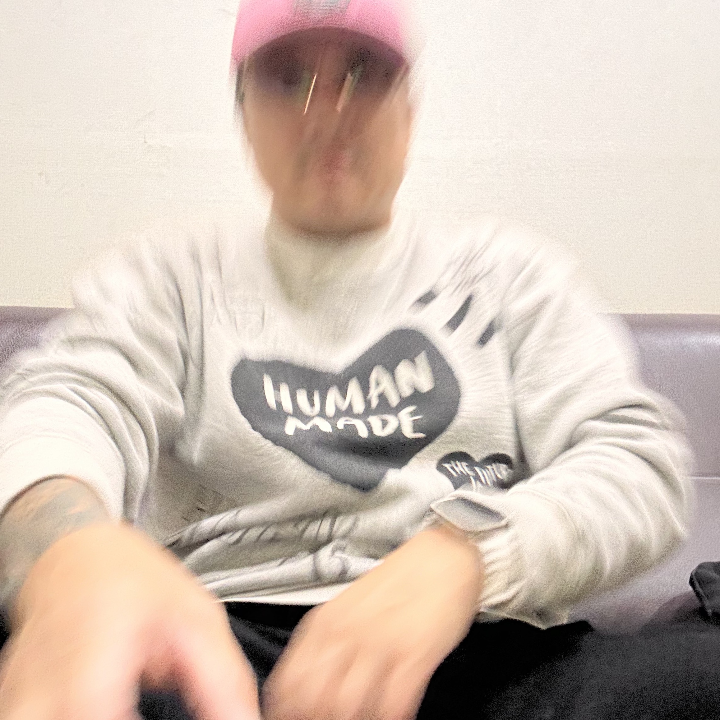 Human Made Graffiti Sweatshirt Gray, Human Made 6 Panel Cap #1 Pink 착용 스타일
