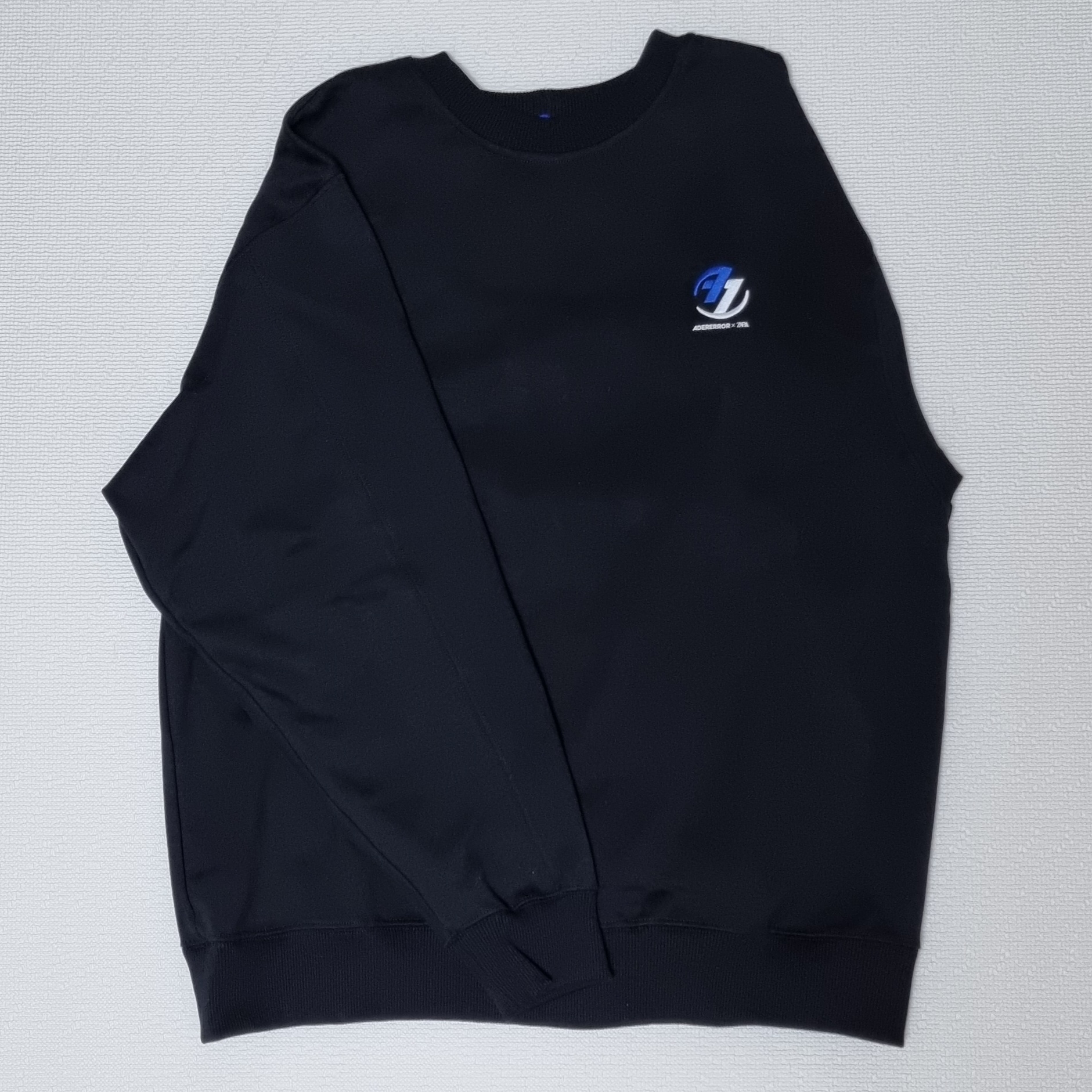 Zara x Ader Error Oversize Sweatshirt Black 착용 스타일 - 1