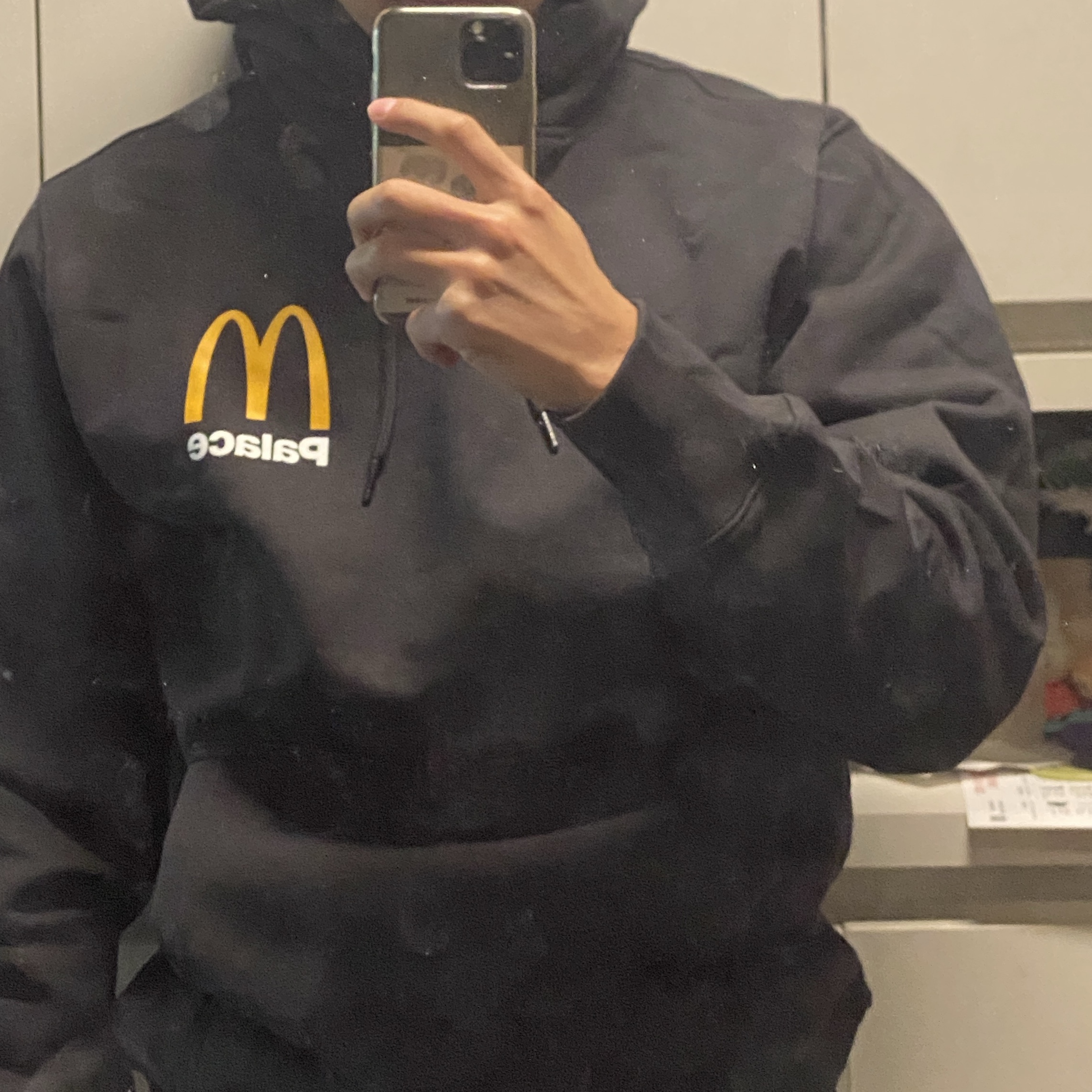 Palace x McDonald's Logo Hood Black - 23FW 착용 스타일