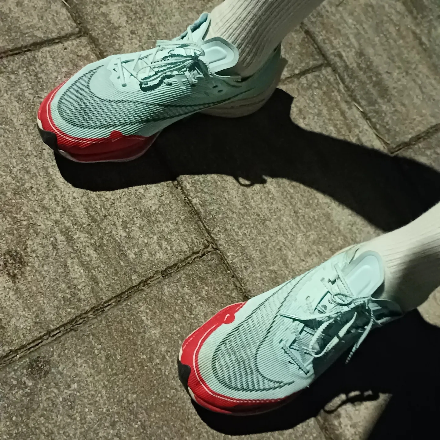 Nike ZoomX Vaporfly Next% 2 Glacier Blue 착용 스타일