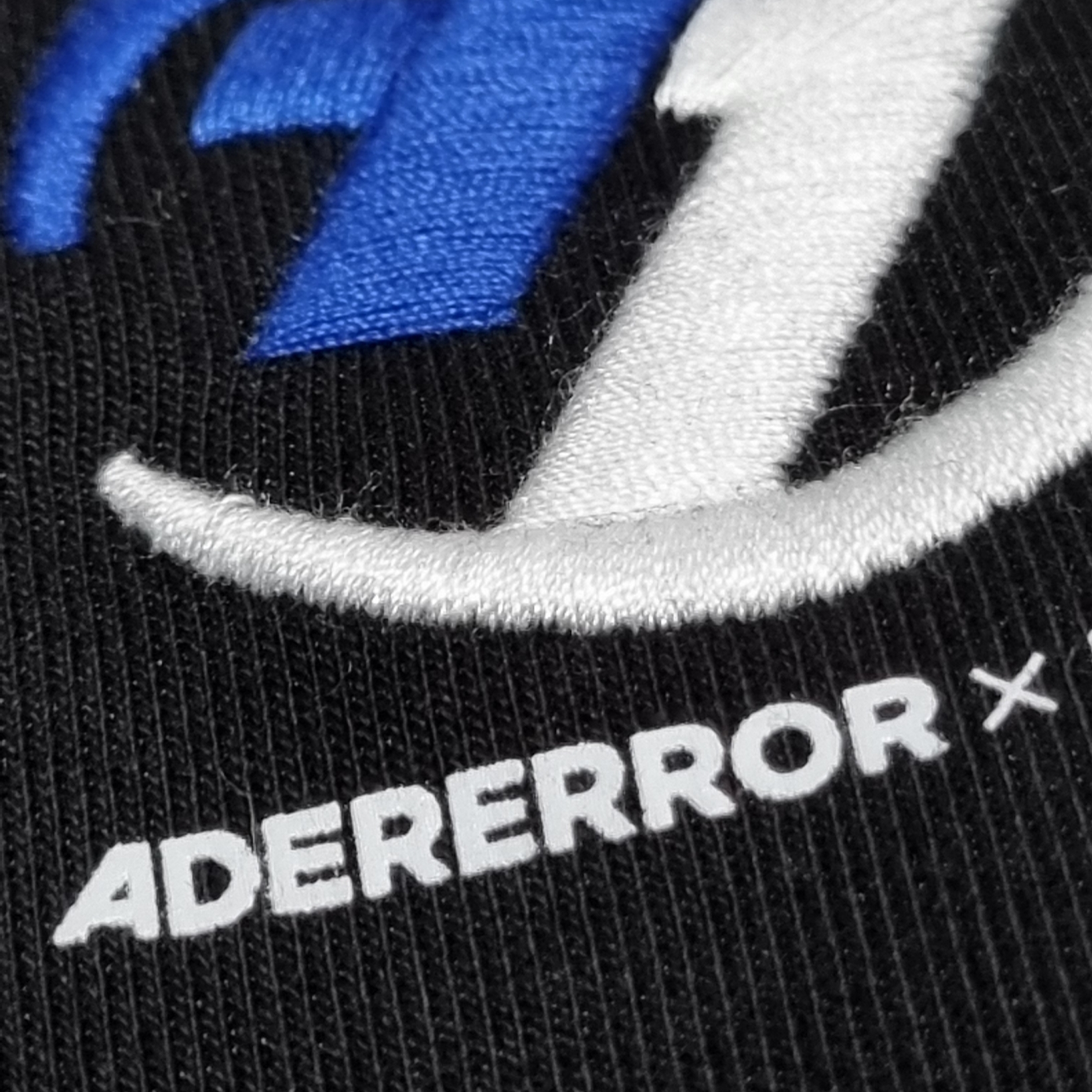 Zara x Ader Error Oversize Sweatshirt Black 착용 스타일 - 2