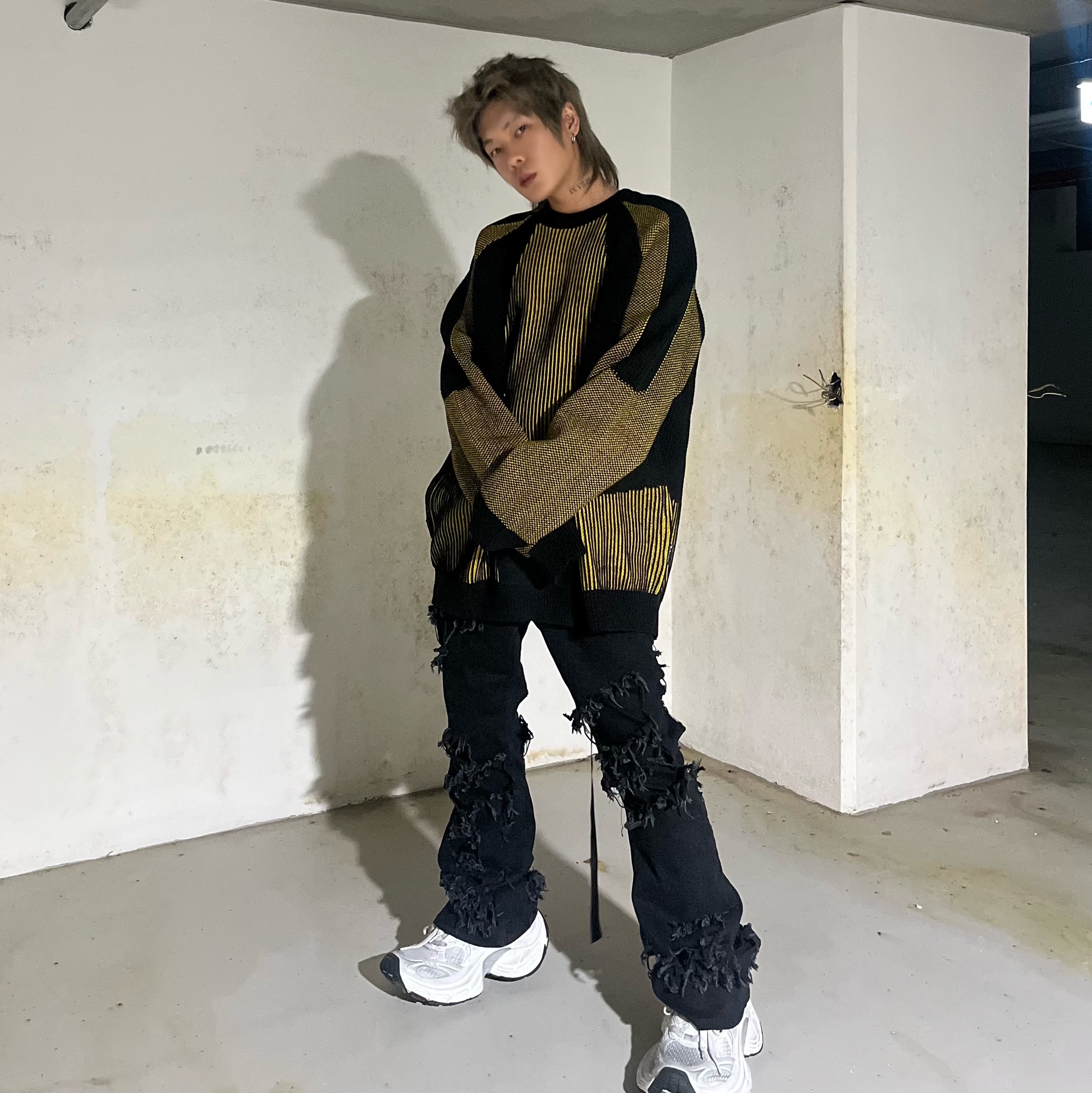 Balenciaga 10XL Sneakers White Grey Silver Black, Ajobyajo Paneled Mixed Knit Sweater Black 착용 스타일 - 3