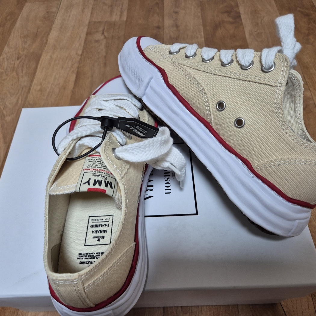 Maison Mihara Yasuhiro Peterson OG Sole Canvas Low-top Sneakers Natural 착용 스타일 - 2
