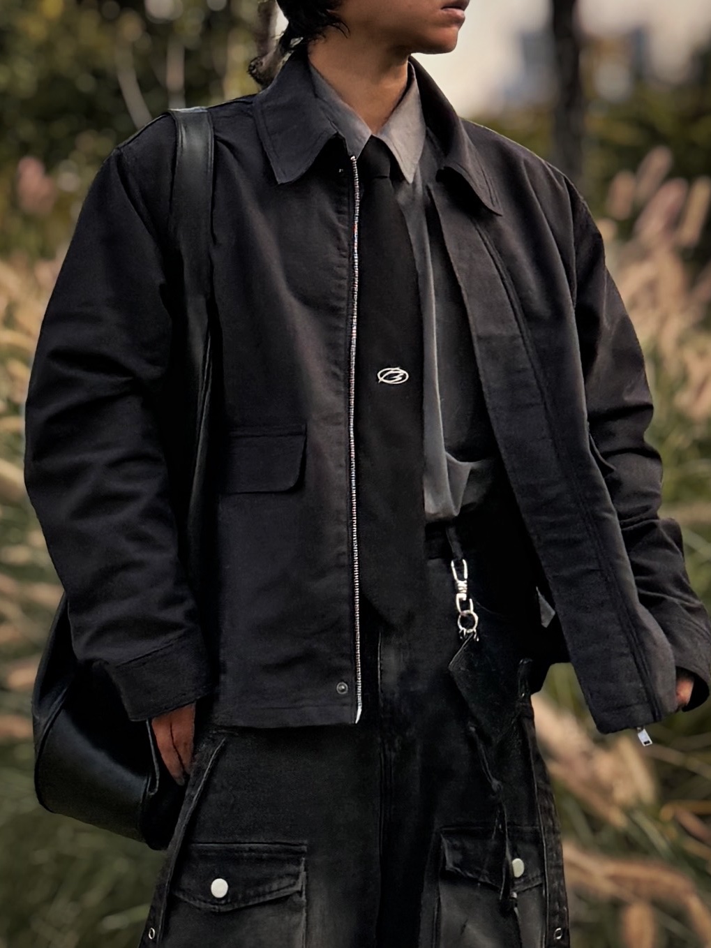 Prada Monolith Nuanced Brushed Leather Lace-Up Shoes Black Silver, Project G/R Mega Buckle Hobo Bag Black 착용 스타일 - 3