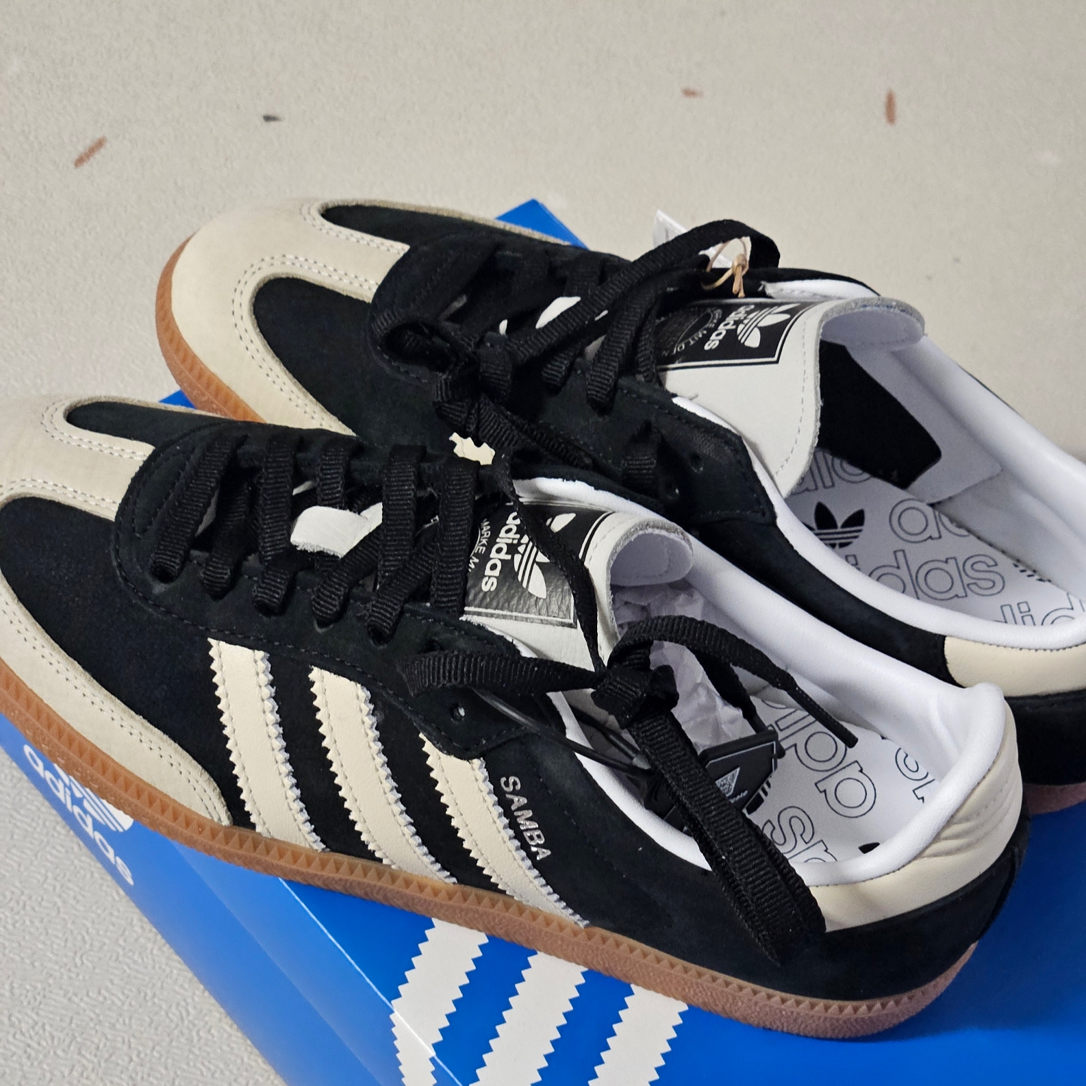 (W) Adidas Samba OG Core Black Wonder White 착용 스타일