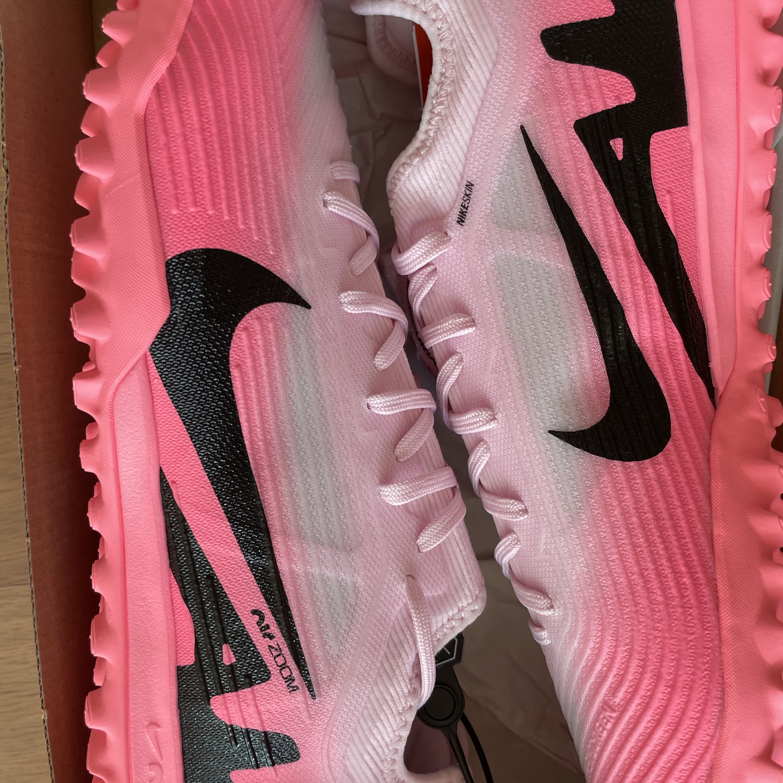 Nike Zoom Mercurial Vapor 15 Pro TF Pink Foam Black 착용 스타일