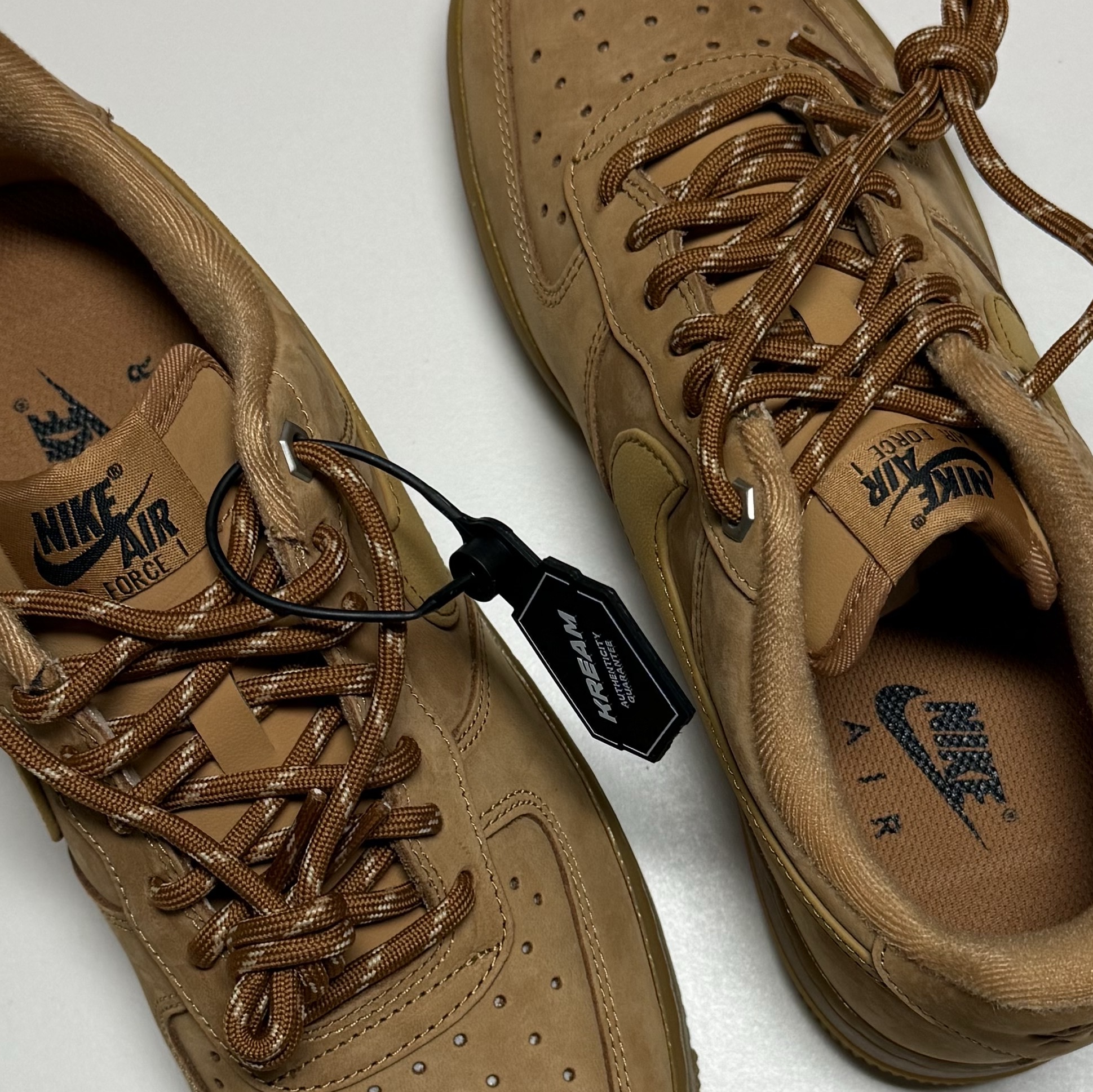 (W) Nike Air Force 1 '07 WB Flax Wheat 착용 스타일
