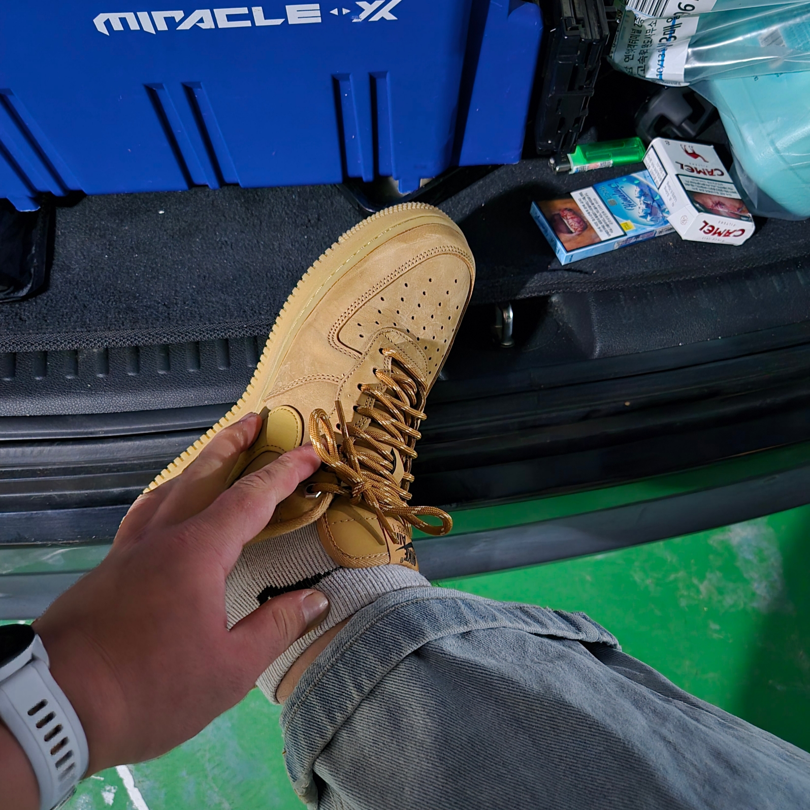 Nike Air Force 1 '07 WB Flax 착용 스타일