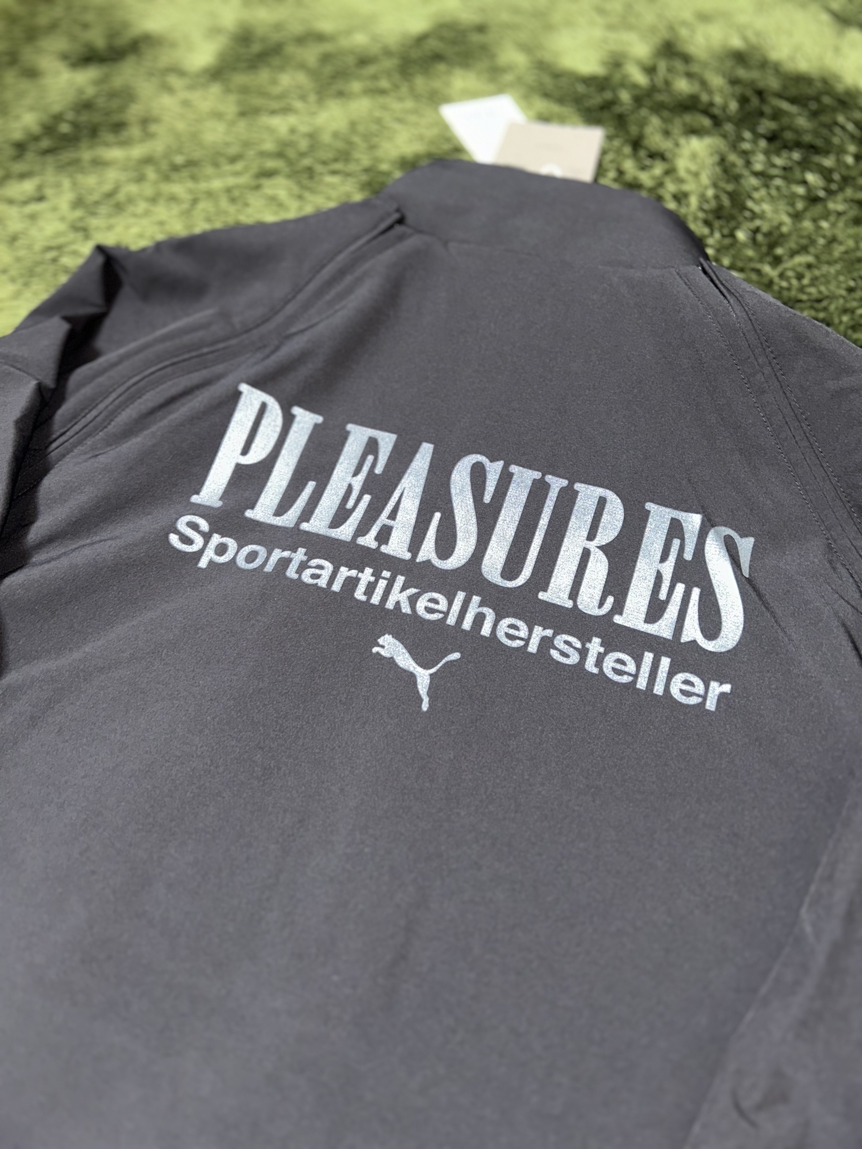 Puma x Pleasures Jacket Black 착용 스타일 - 9