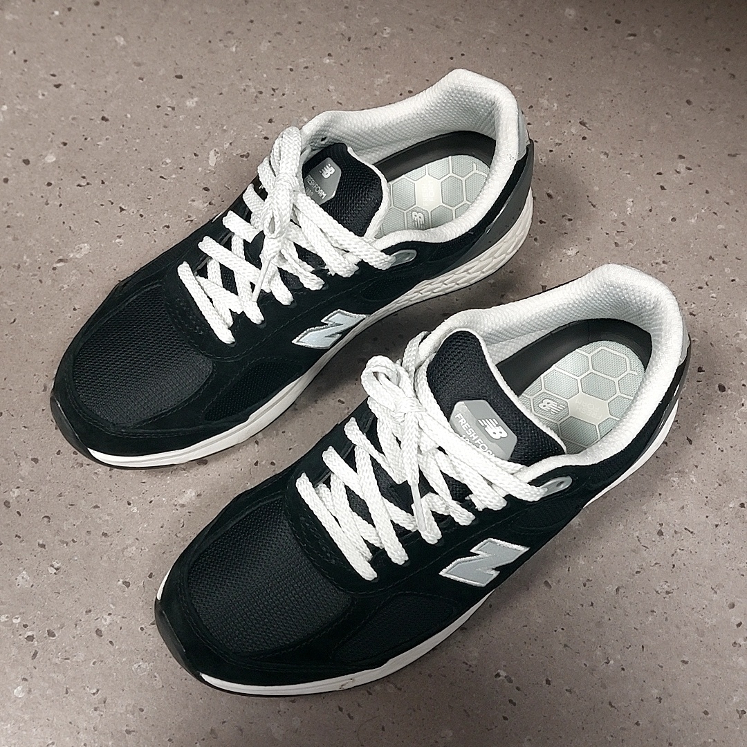 New Balance 1880 Navy - 2E Wide 착용 스타일