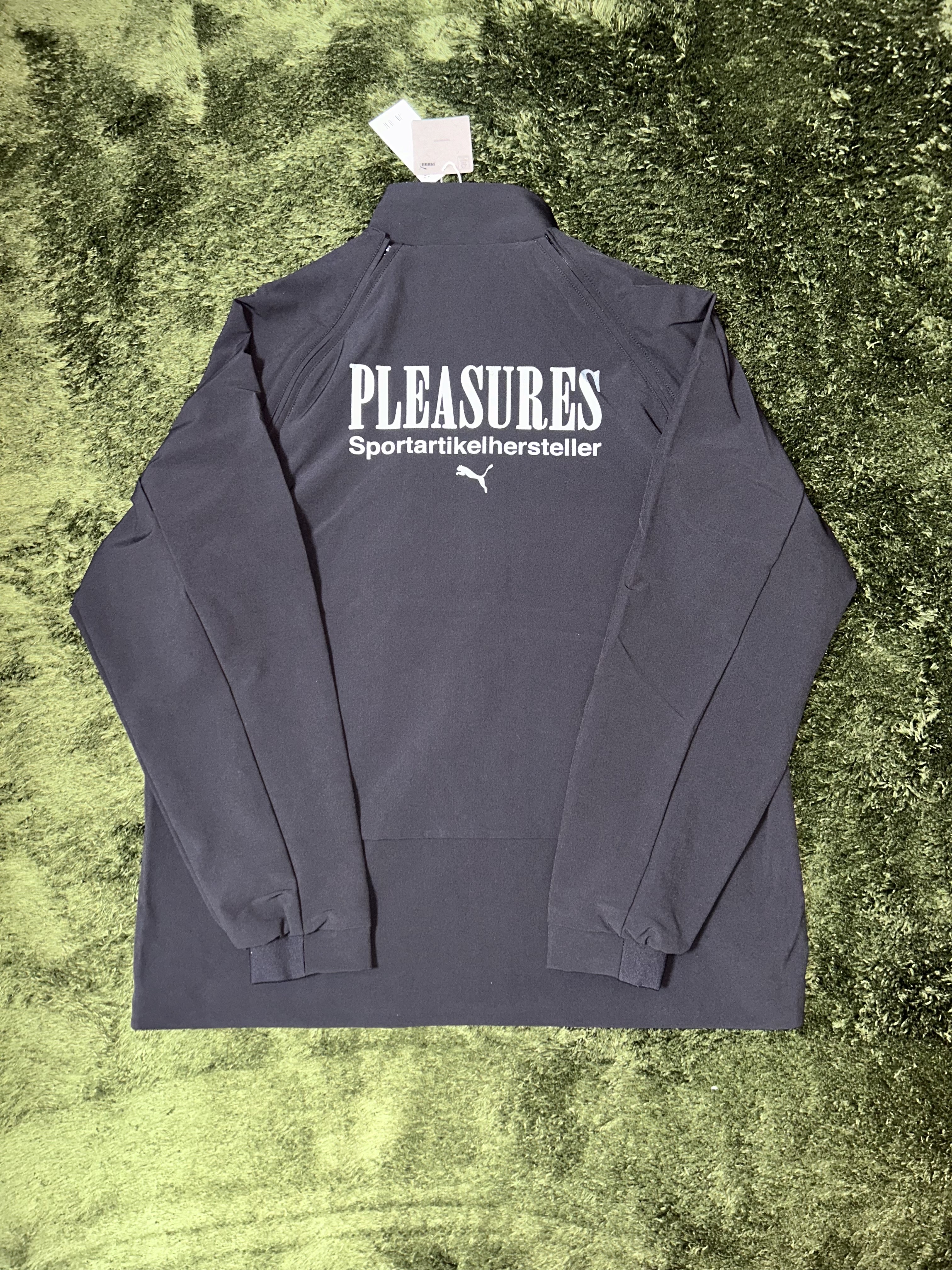 Puma x Pleasures Jacket Black 착용 스타일 - 8