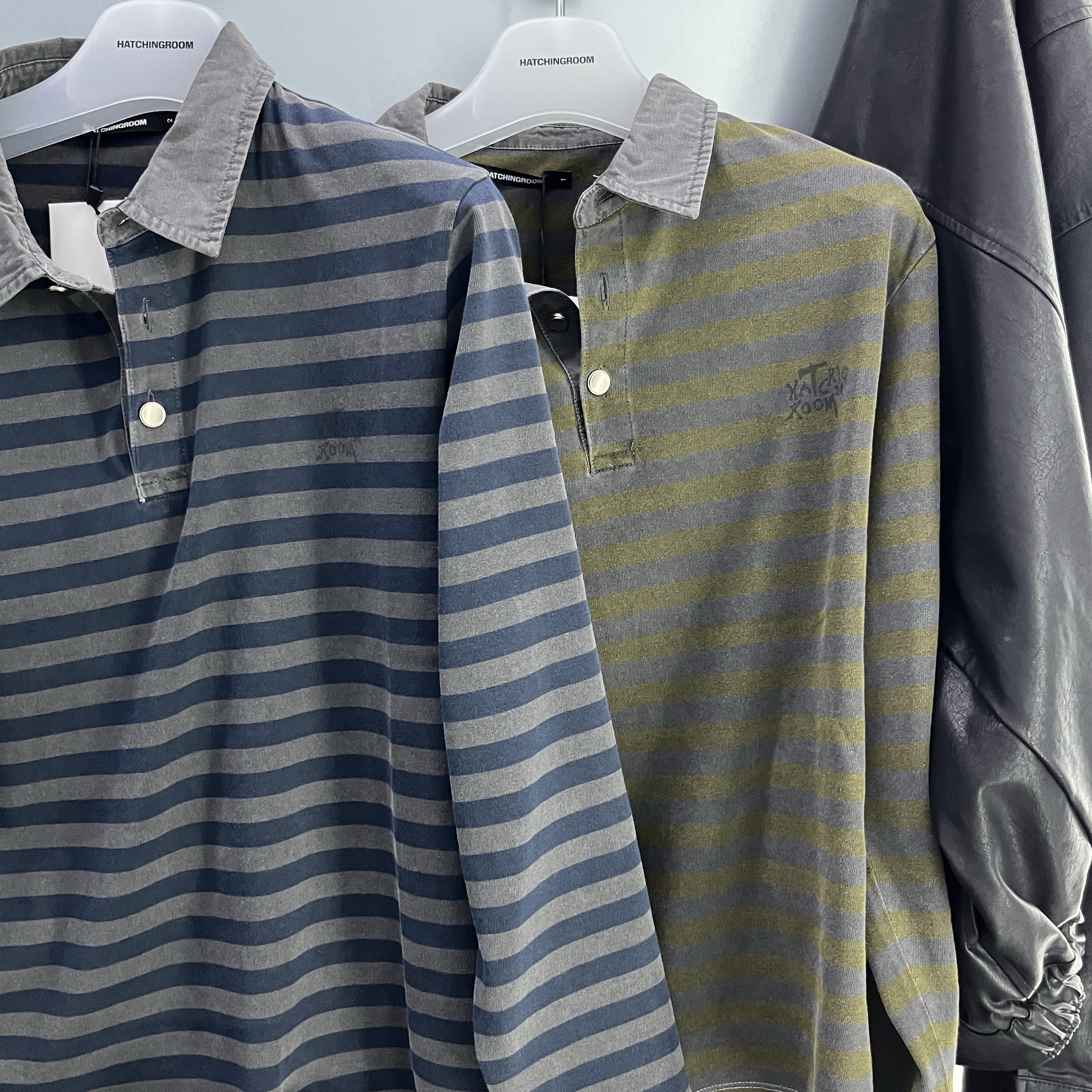 Hatchingroom VTG Stripe Polo T-Shirt Dyed Blue 착용 스타일 - 2