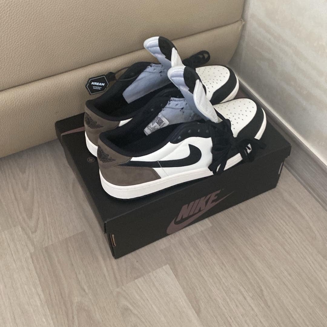Jordan 1 Retro Low OG Mocha 착용 스타일